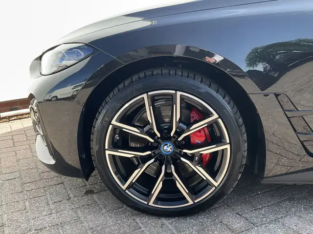 BMW I4 view 20