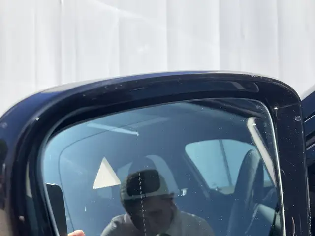 BMW I4 view 18