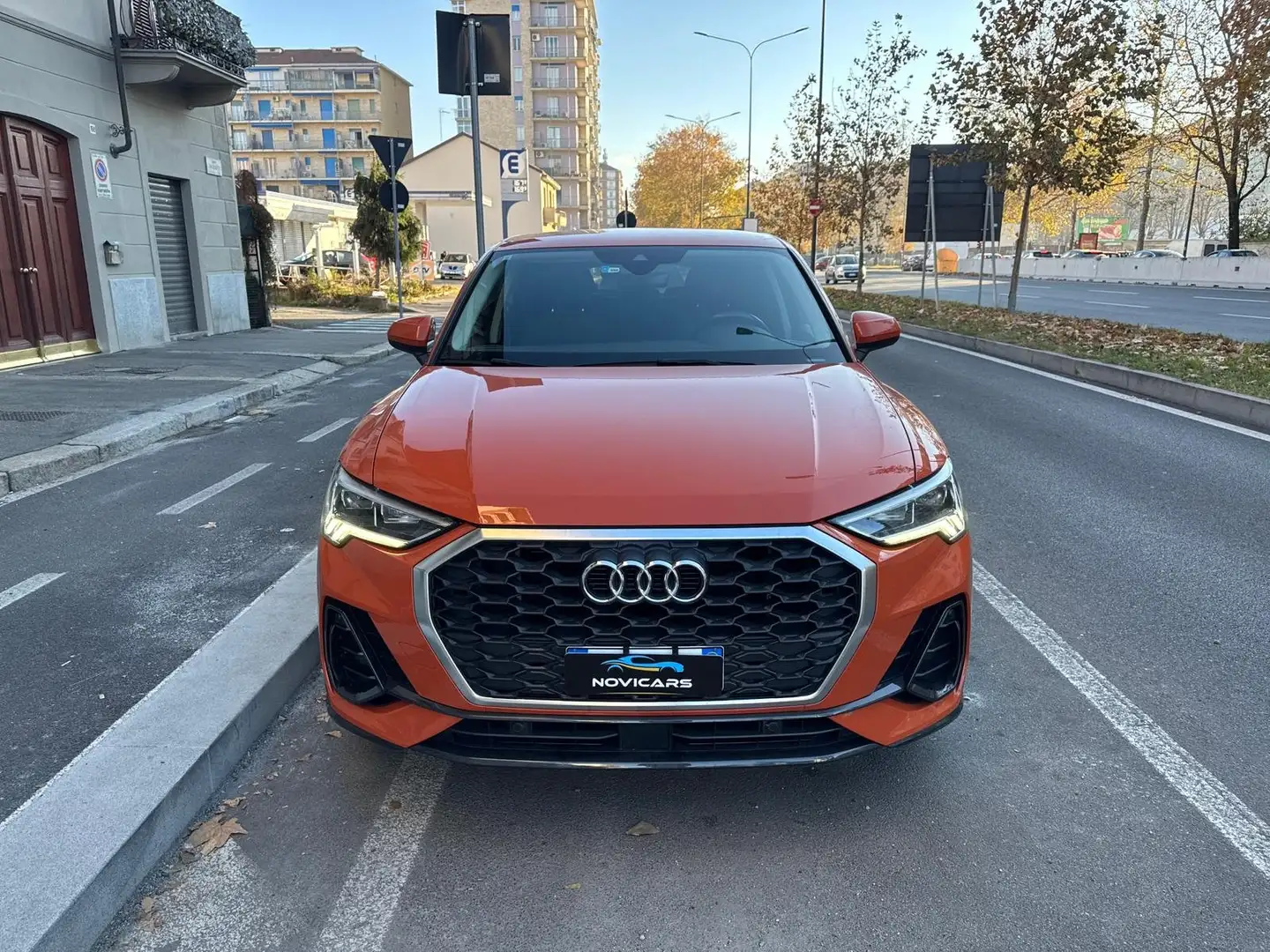 Audi Q3 Sportback 35 2.0 tdi Business Plus s-tronic Oranje - 2