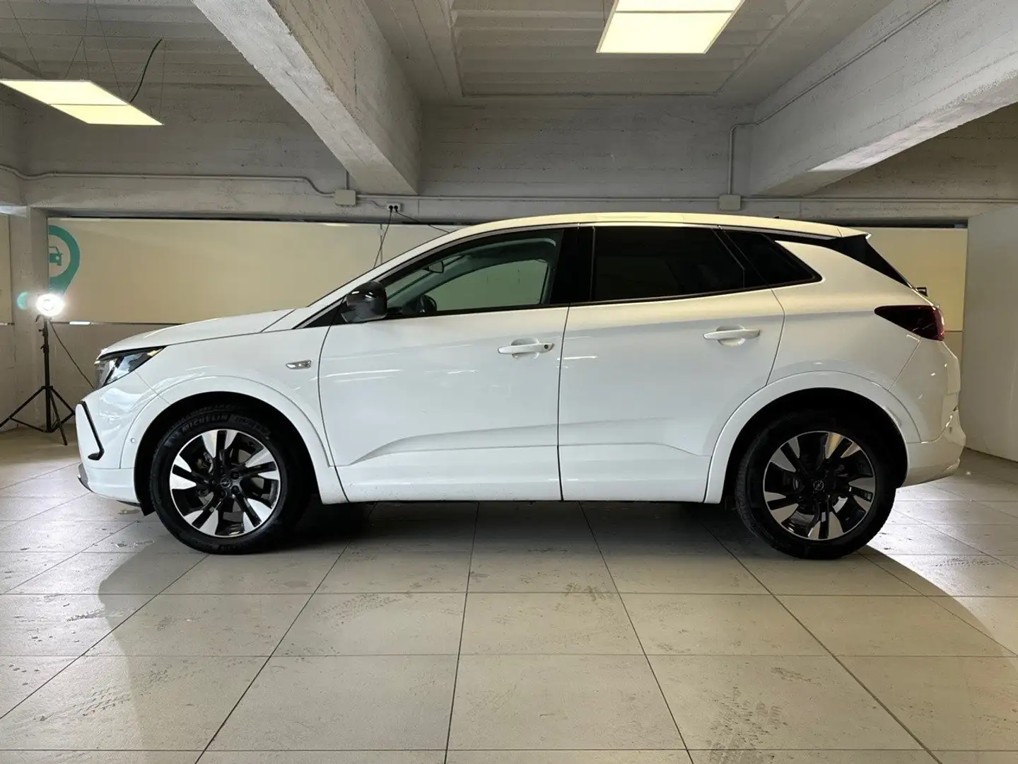Opel Grandland 1.5 130cv AT8 Business Elegance Bianco - 2