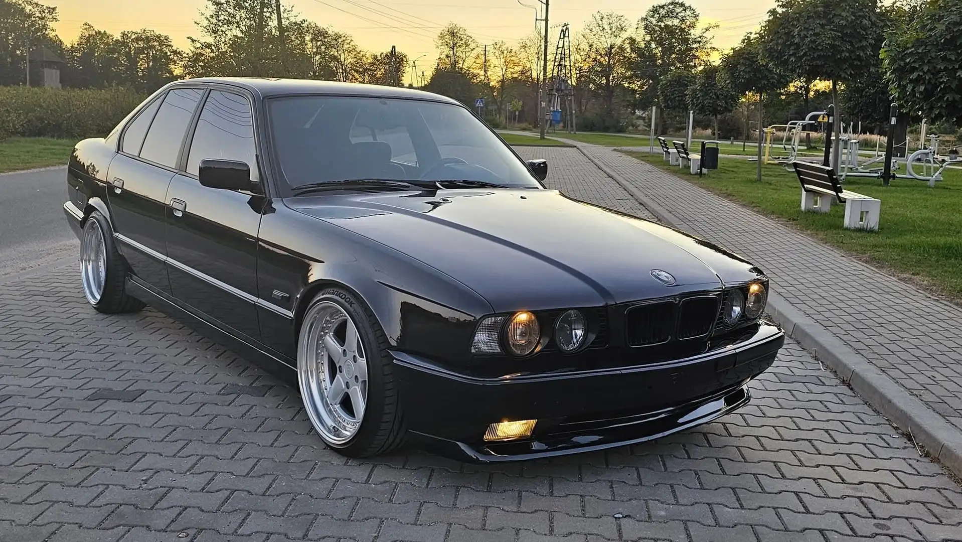 BMW 540 BMW E34 M TECHNIC 540i 6-speed - 2