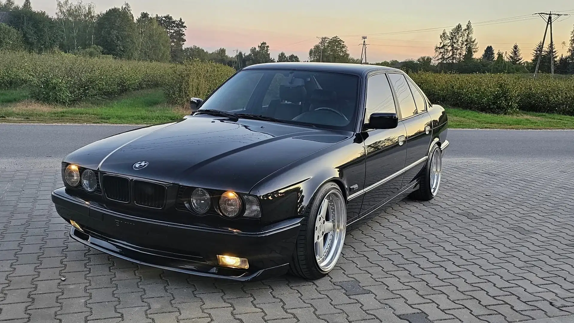 BMW 540 BMW E34 M TECHNIC 540i 6-speed - 1