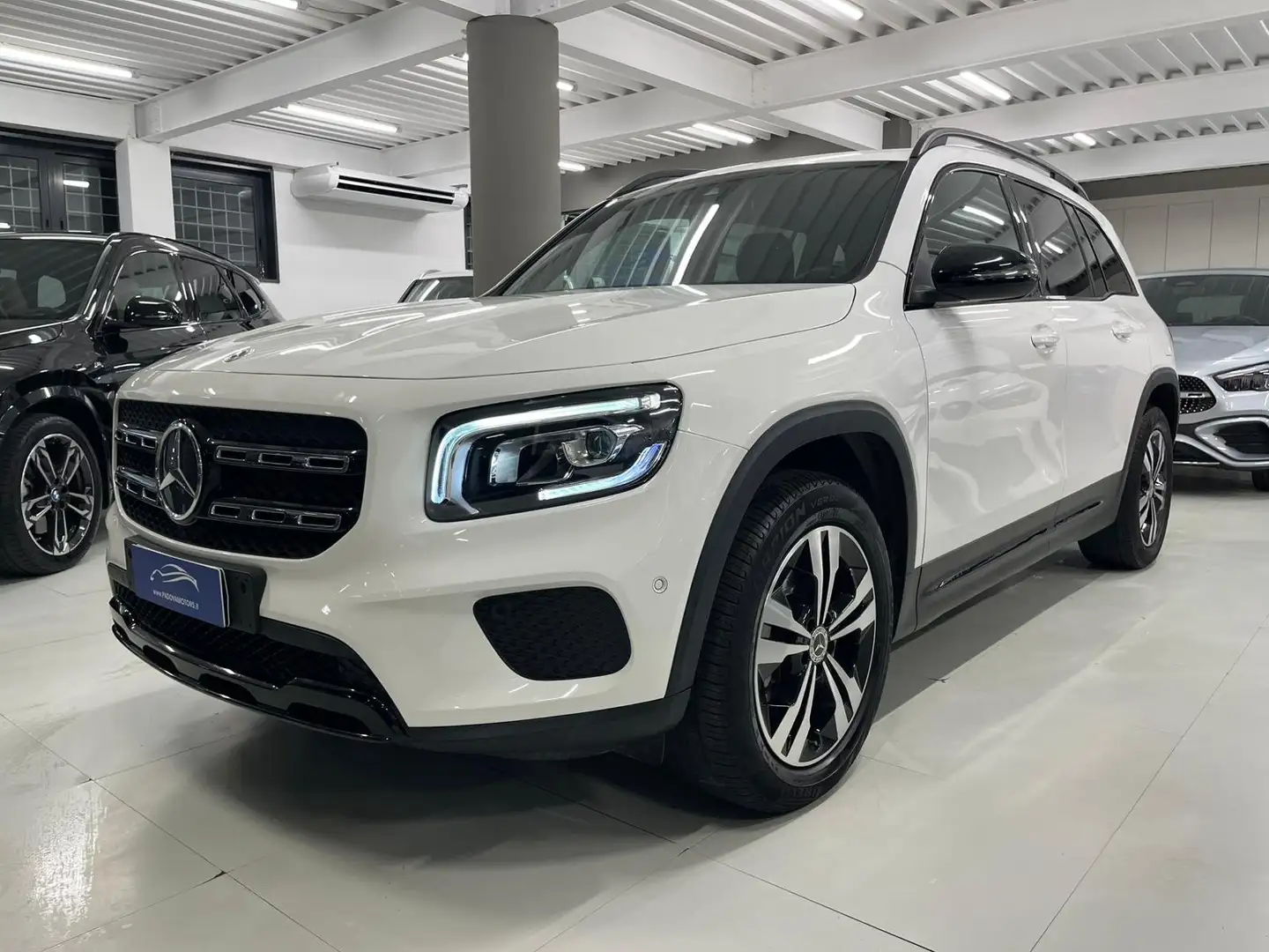Mercedes-Benz GLB 180 d 116cv Automatica Sport Plus Bianco - 2