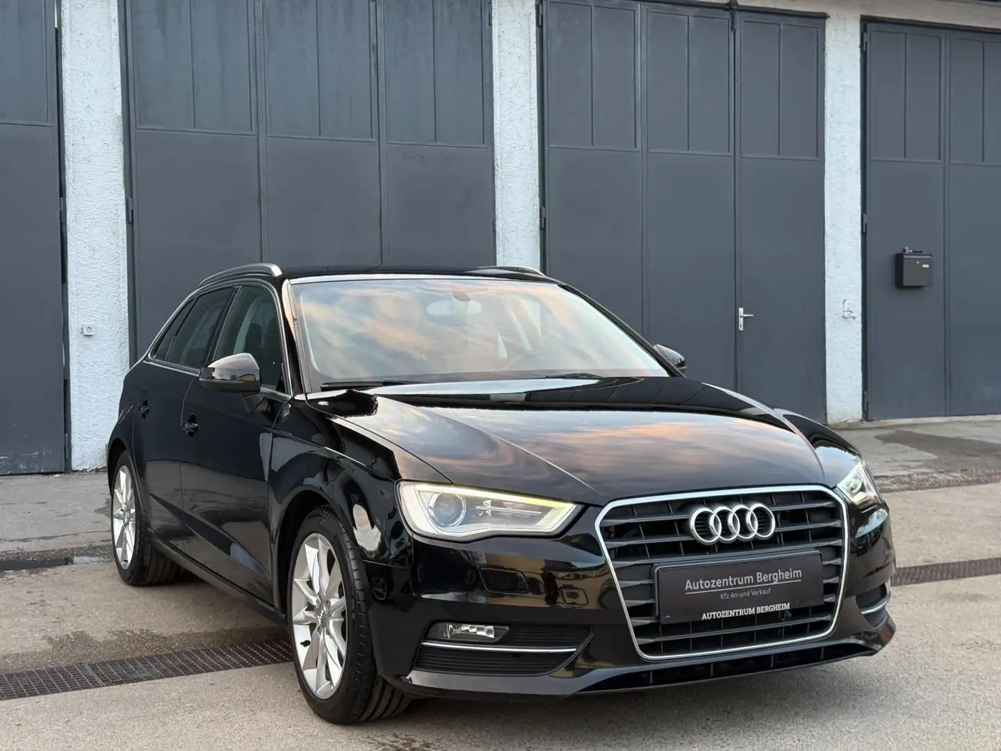 Audi A3 2.0TDI Schwarz - 1