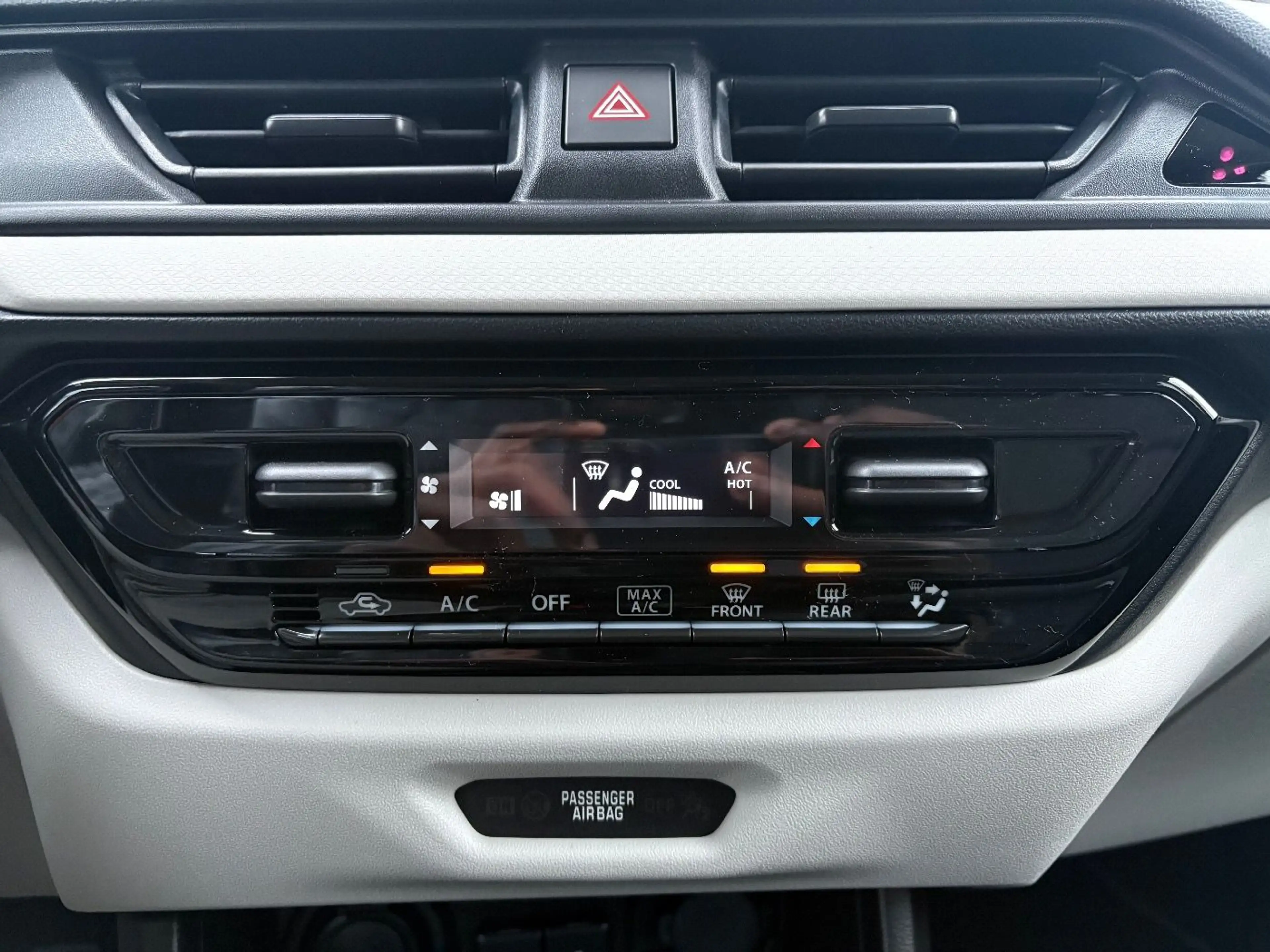 Suzuki Swift 1.2 Dualjet HYBRID Comfort+ LED*ACC*NAV*SHZ*CAM — photo 14