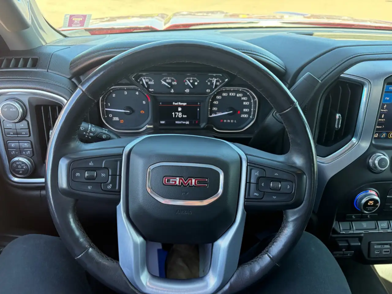 GMC Sierra 2500HD снимка GMC Sierra 2500HD