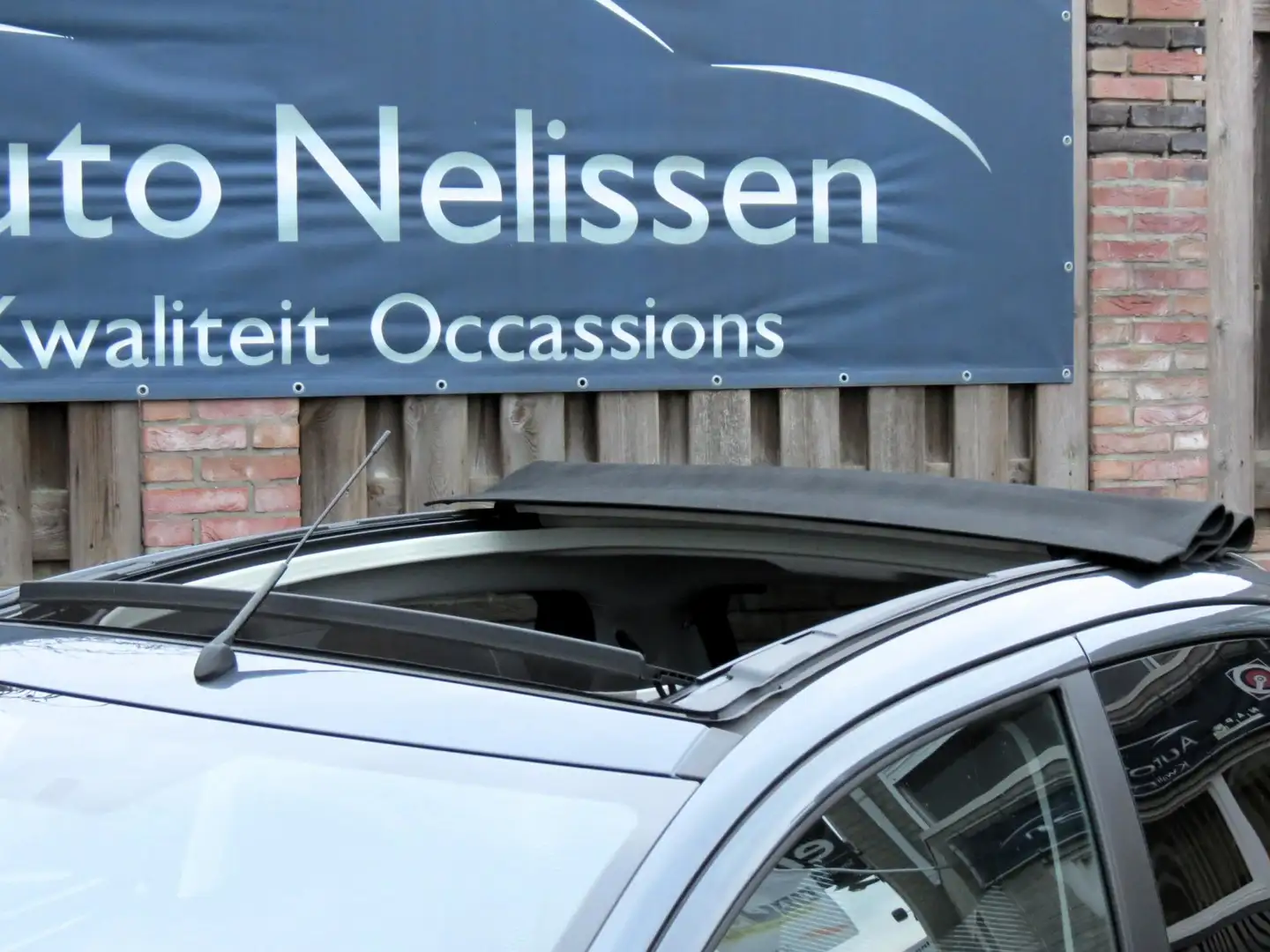 Peugeot 108 1.0 e-VTi Allure TOP! CABRIO | GROOT SCHERM | AIRC Grijs - 2