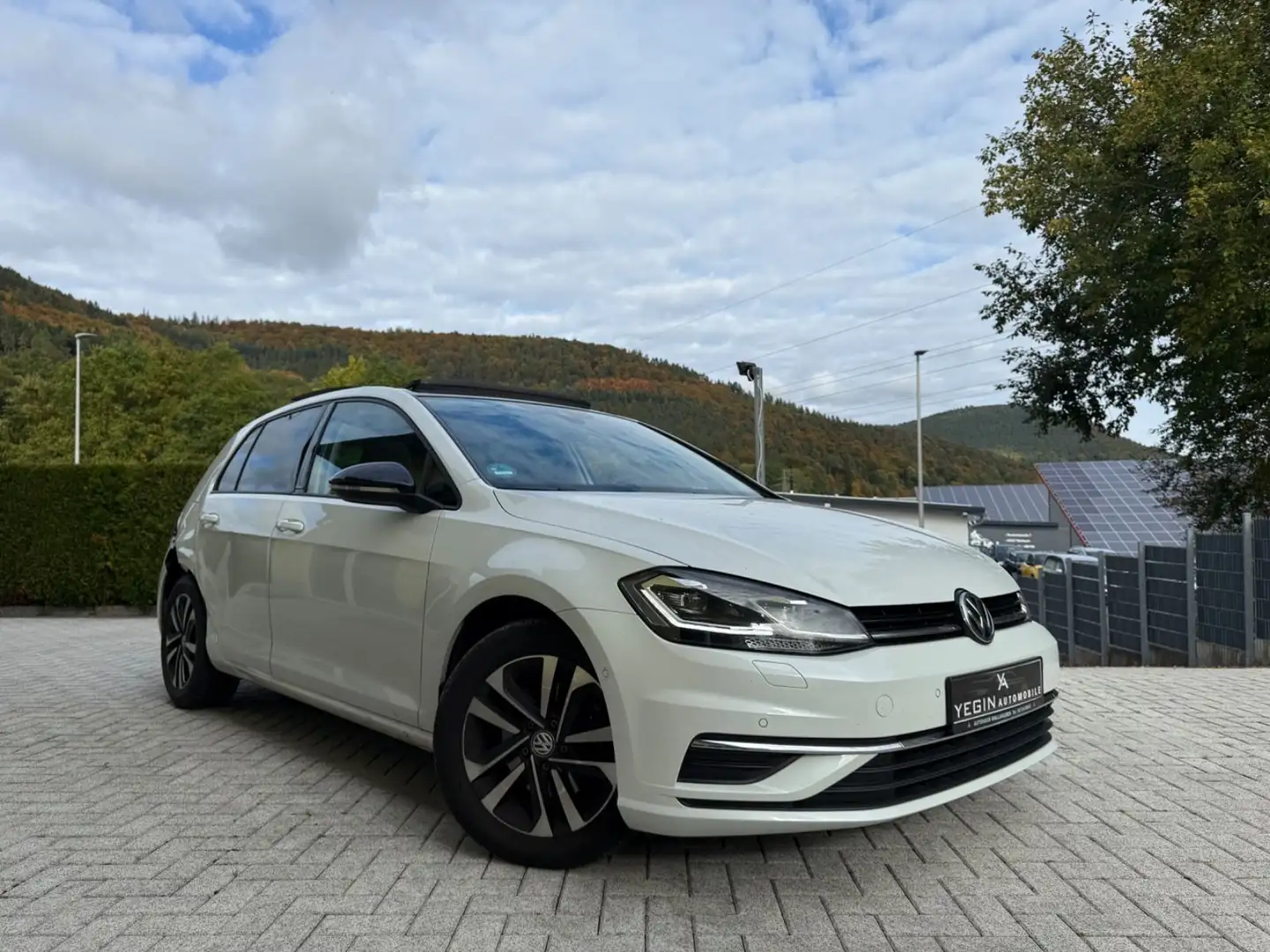 Volkswagen Golf VII Lim.IQ.DRIVE-R-Line-Virtual-Pano-Sthzg. Weiß - 1