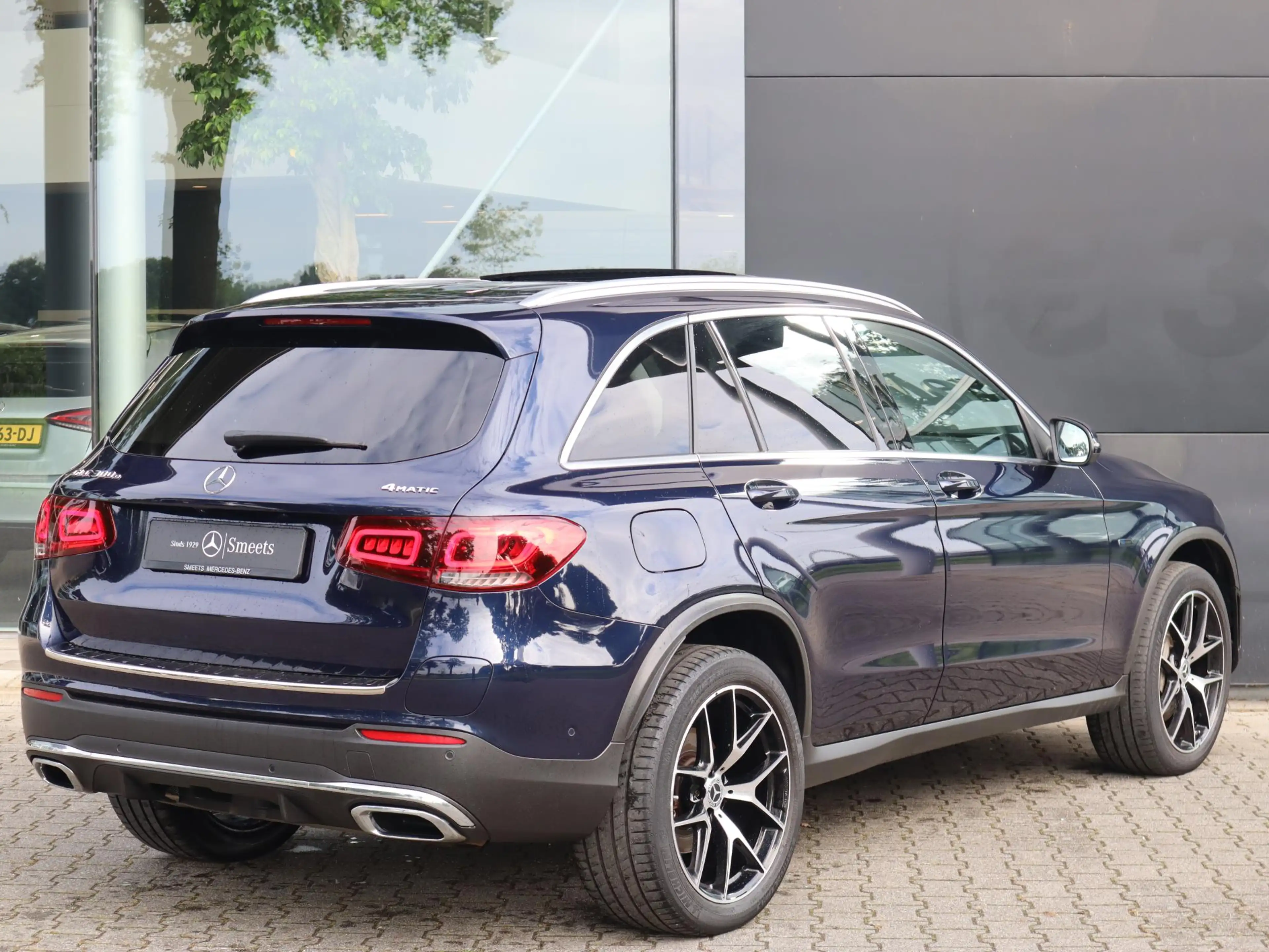 Mercedes-Benz GLC 300 300e 4MATIC Premium Plus l Trekhaak l Panoramadak — photo 2