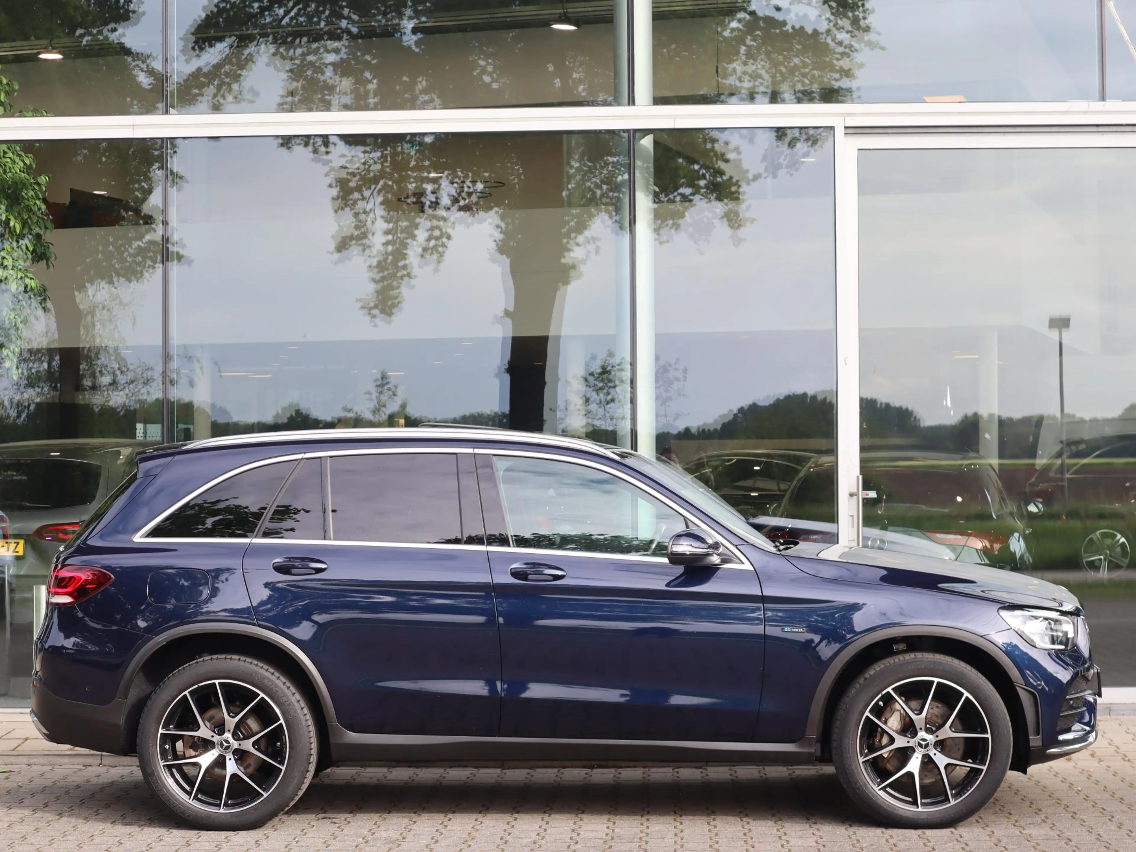 Mercedes-Benz GLC 300 300e 4MATIC Premium Plus l Trekhaak l Panoramadak — photo 5