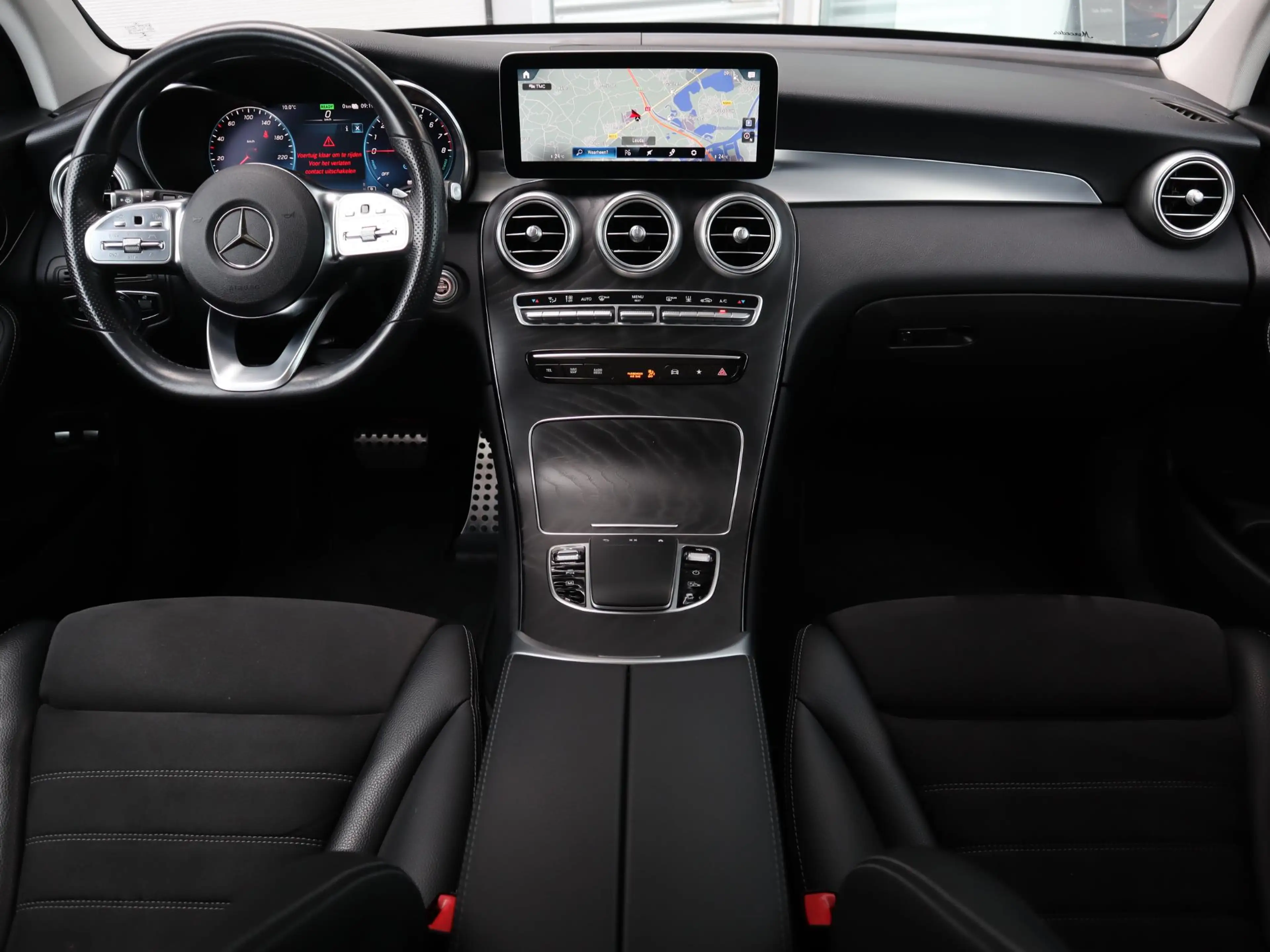 Mercedes-Benz GLC 300 300e 4MATIC Premium Plus l Trekhaak l Panoramadak — photo 15