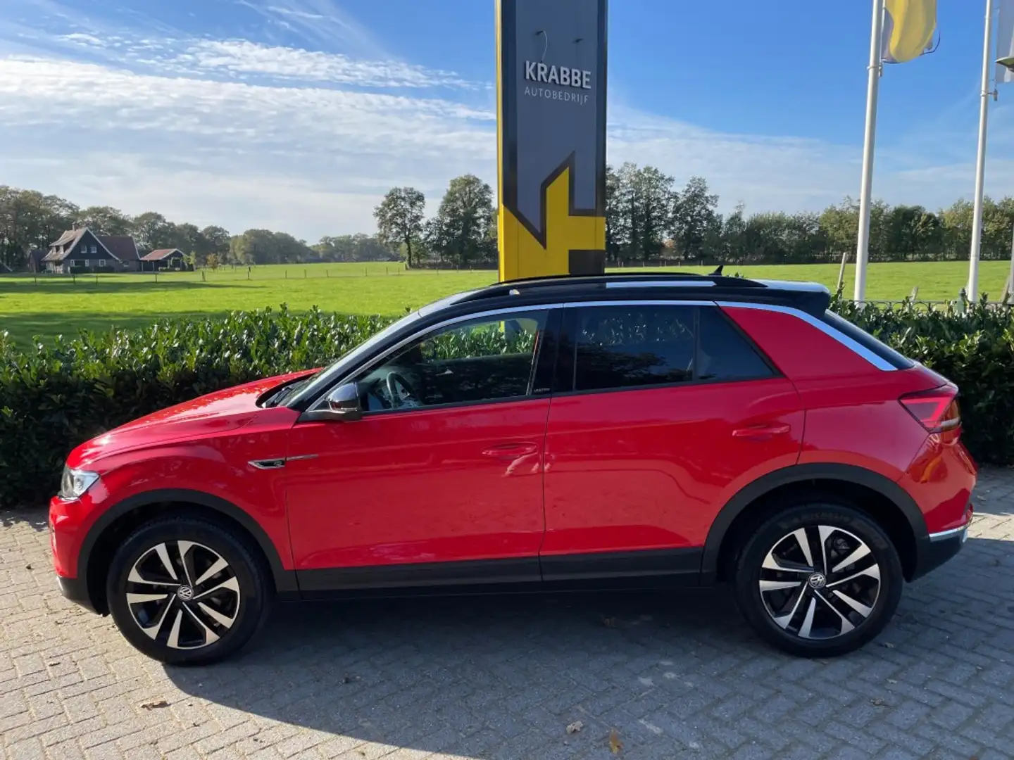 Volkswagen T-Roc 1.0 TSI 85 kW United Led / Camera / ACC Red - 2