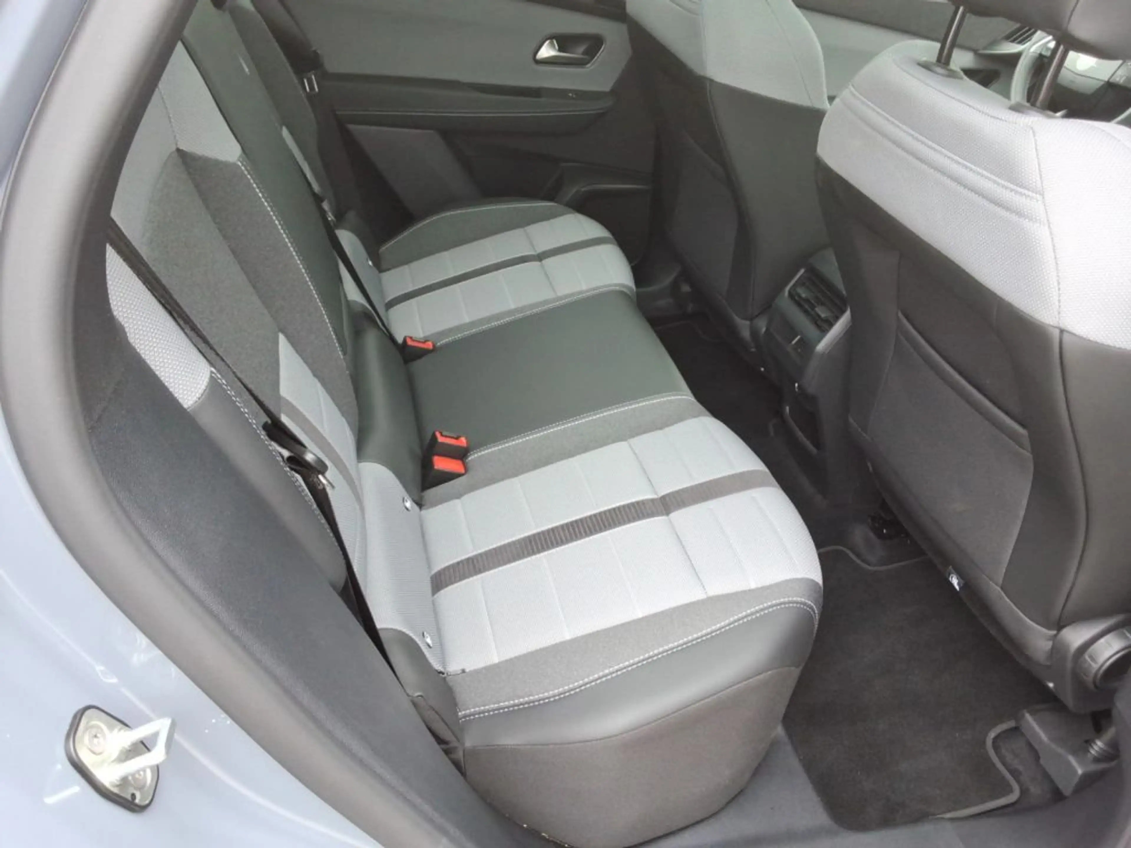 Opel Grandland 1.2 DI Hybrid 48 V Automatik GS — photo 11