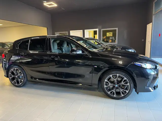 BMW 1 Series view 7