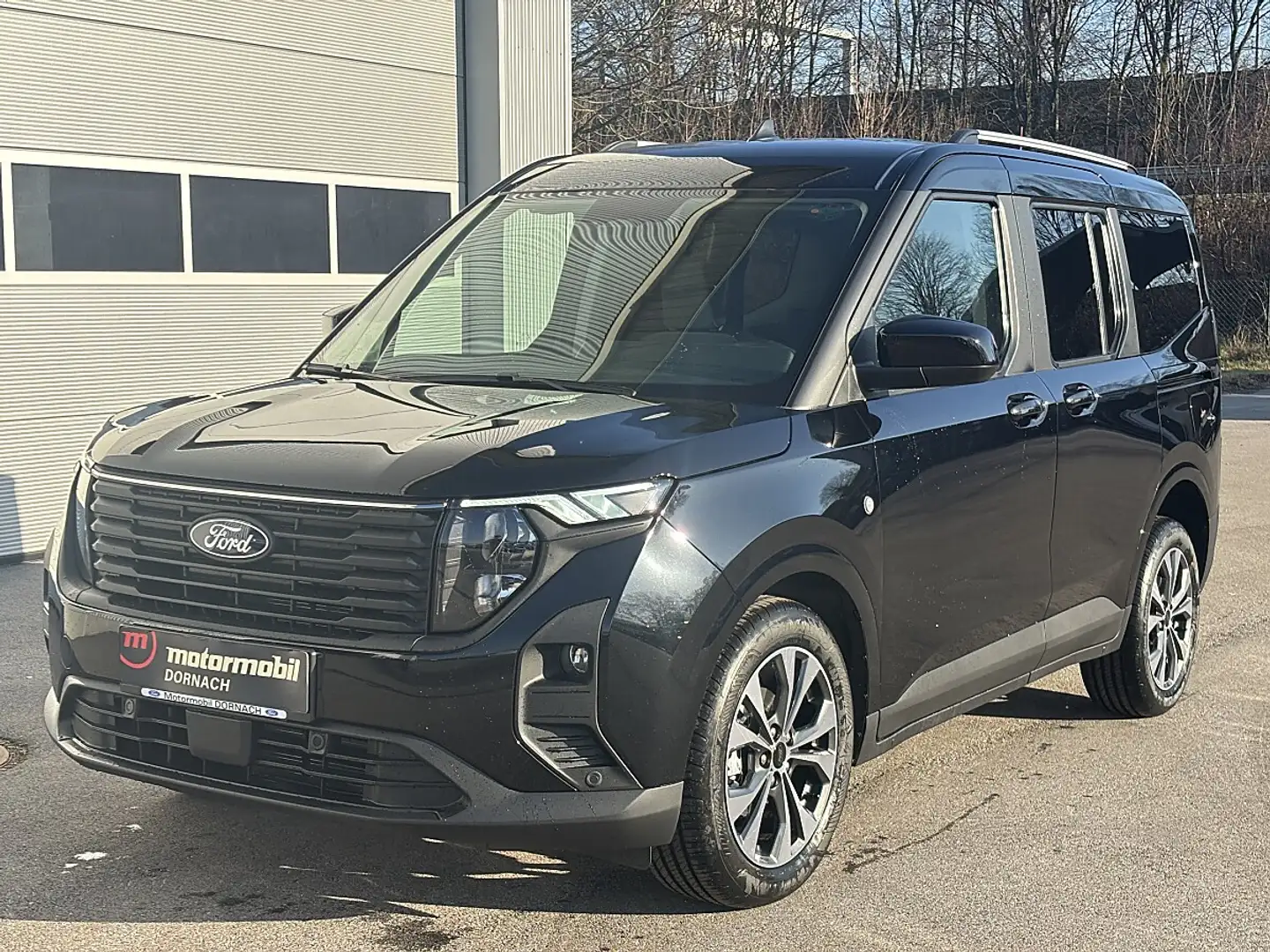 Ford Tourneo Courier 1,0 EcoBoost Titanium Schwarz - 1