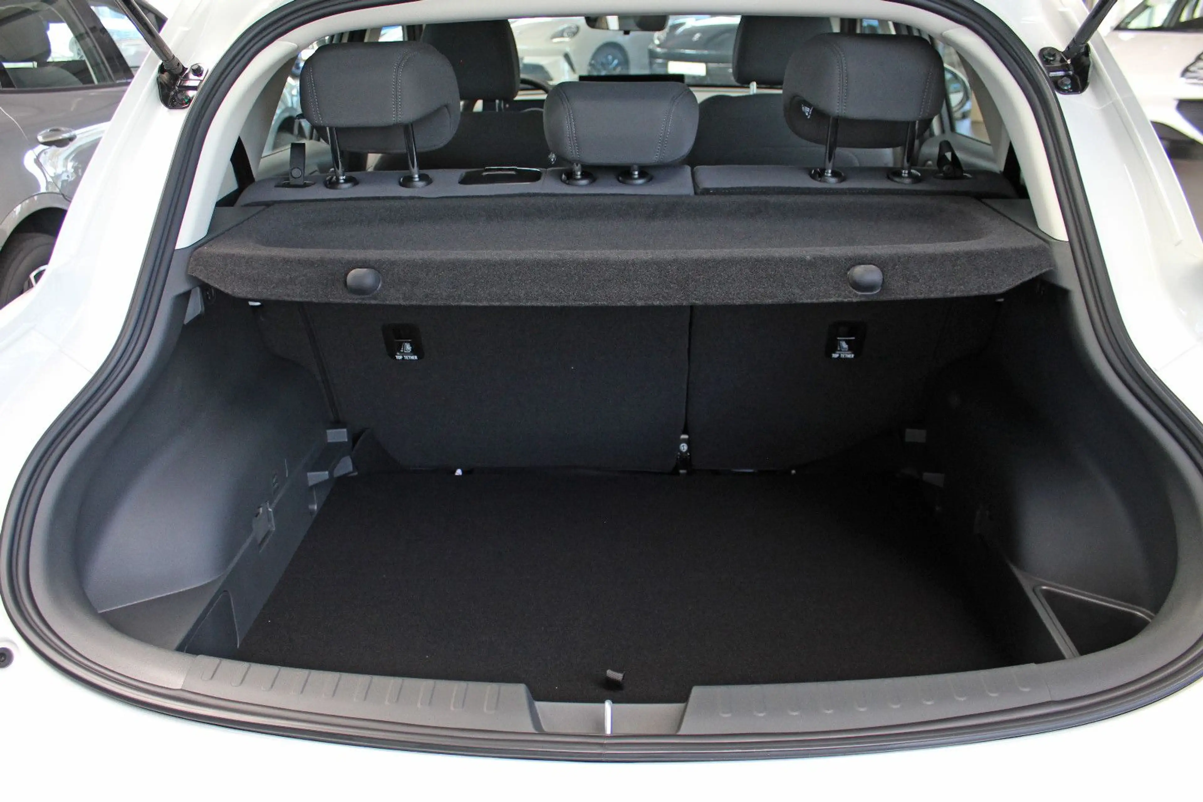 GWM Others ORA 5 Premium 1.5 Turbo Automatik — photo 6