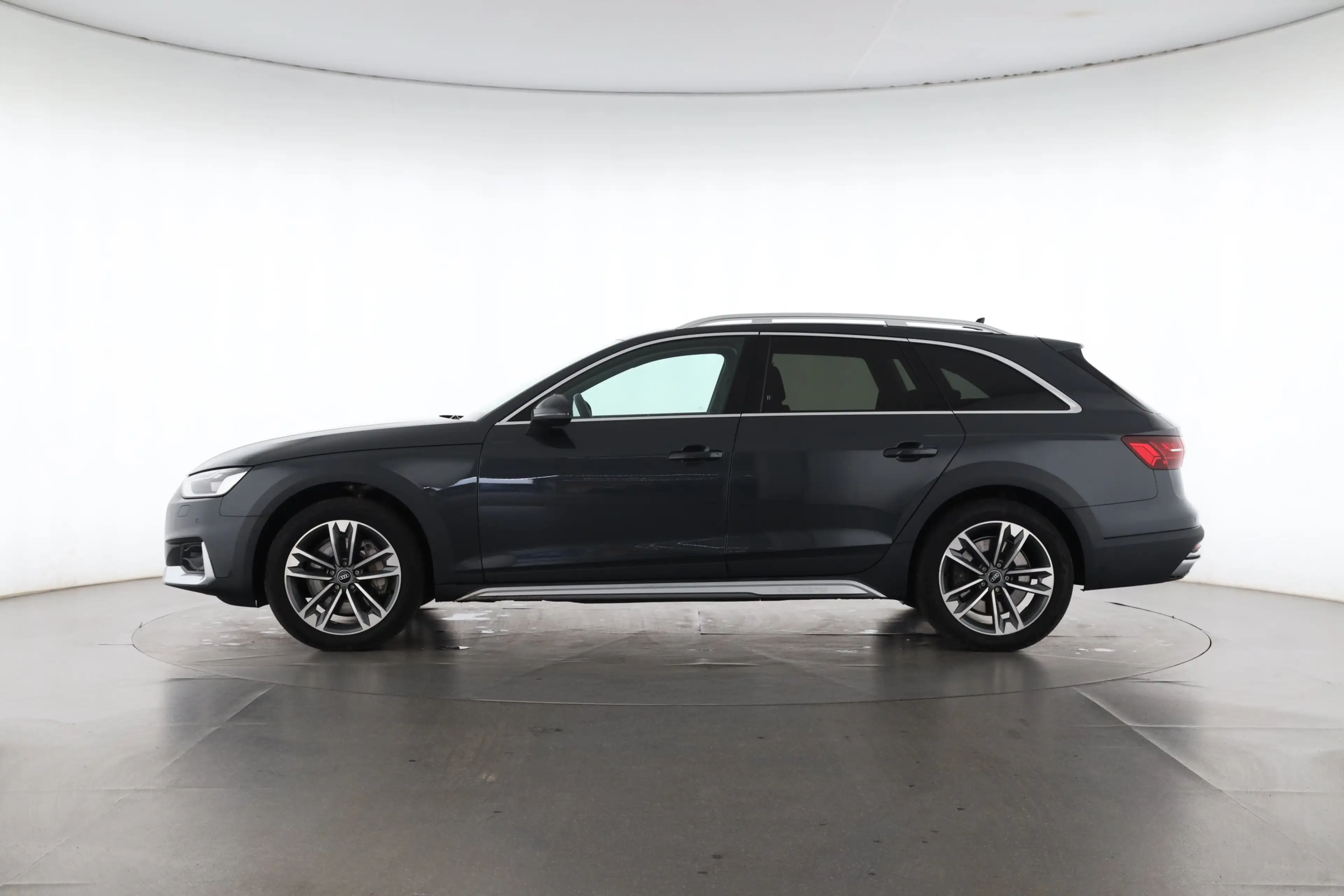 Audi A4 allroad 45 TFSI quattro S tronic | AHK | LED — photo 3