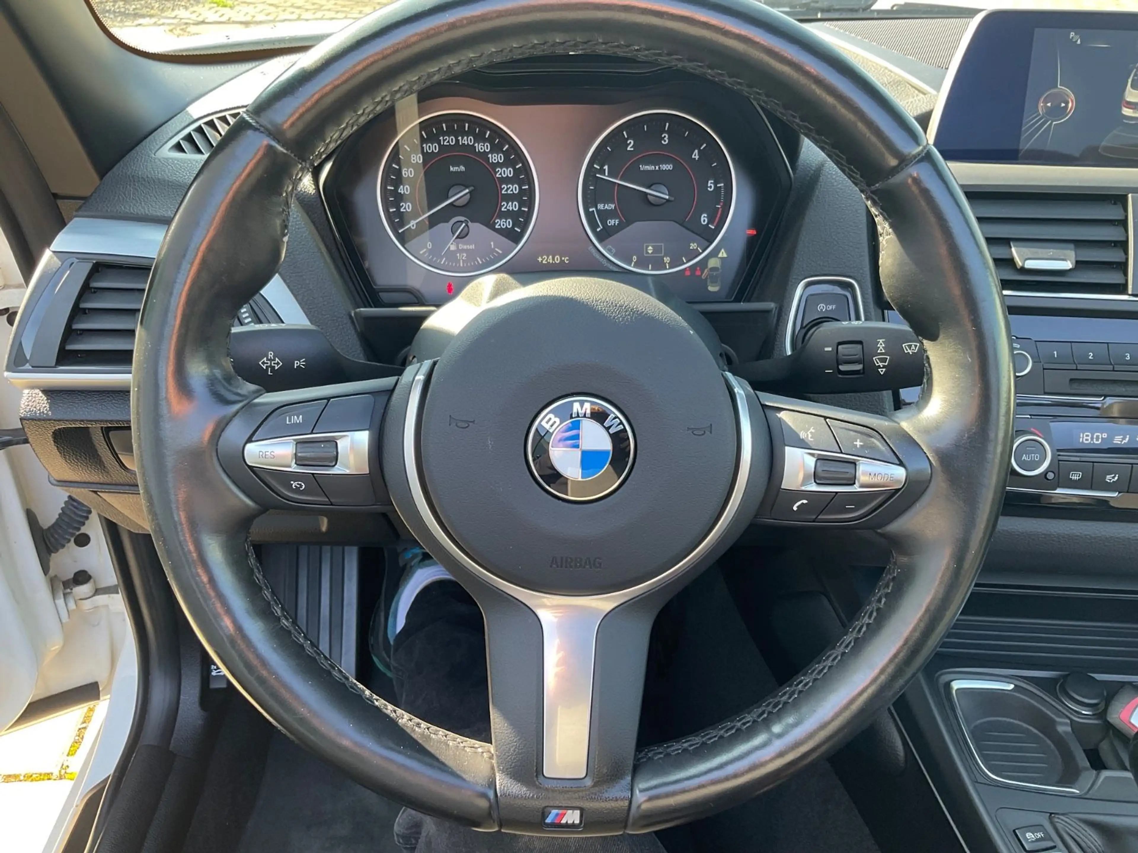 BMW 220 Cabrio 220 d SPORT+Klimaau+Sitzhzg+Tempoma+M-INT — photo 10