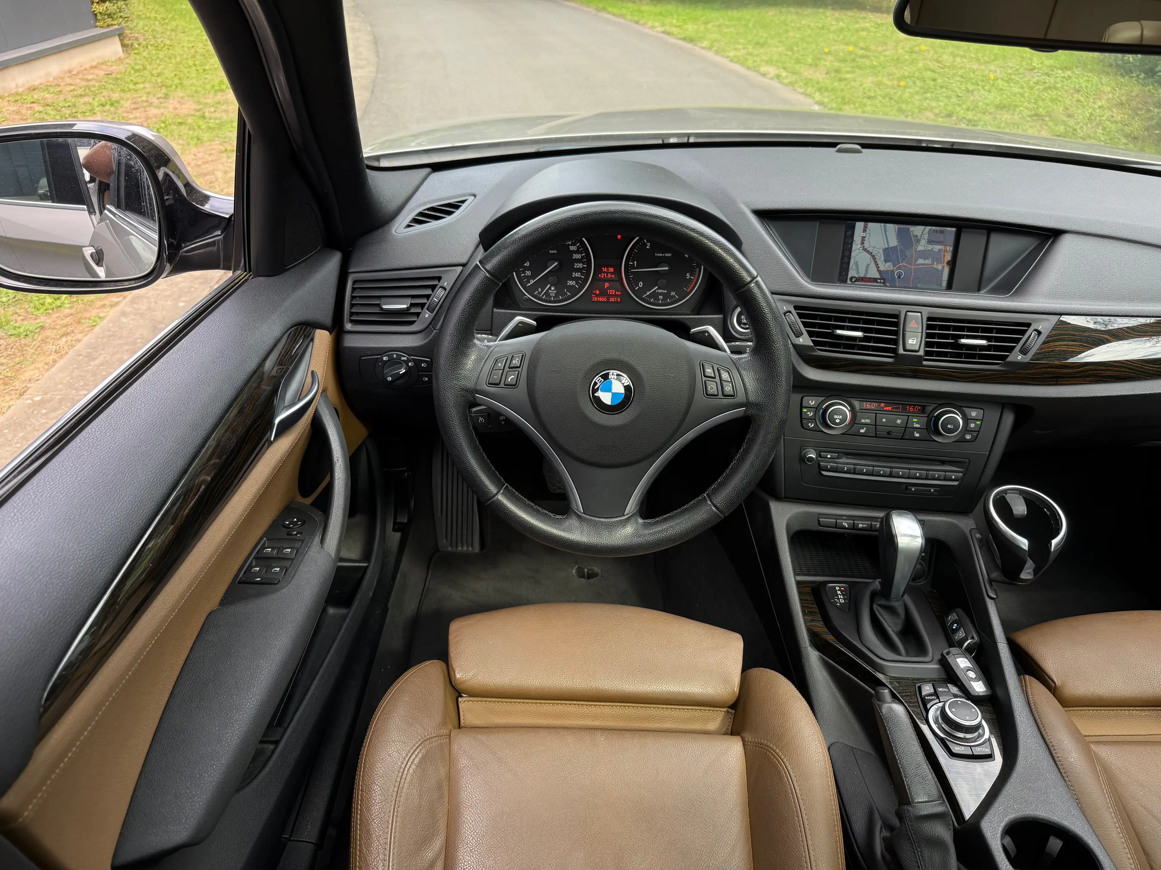BMW X1 2.0 dA xDrive20 // 1er Pro // État Neuf — photo 7