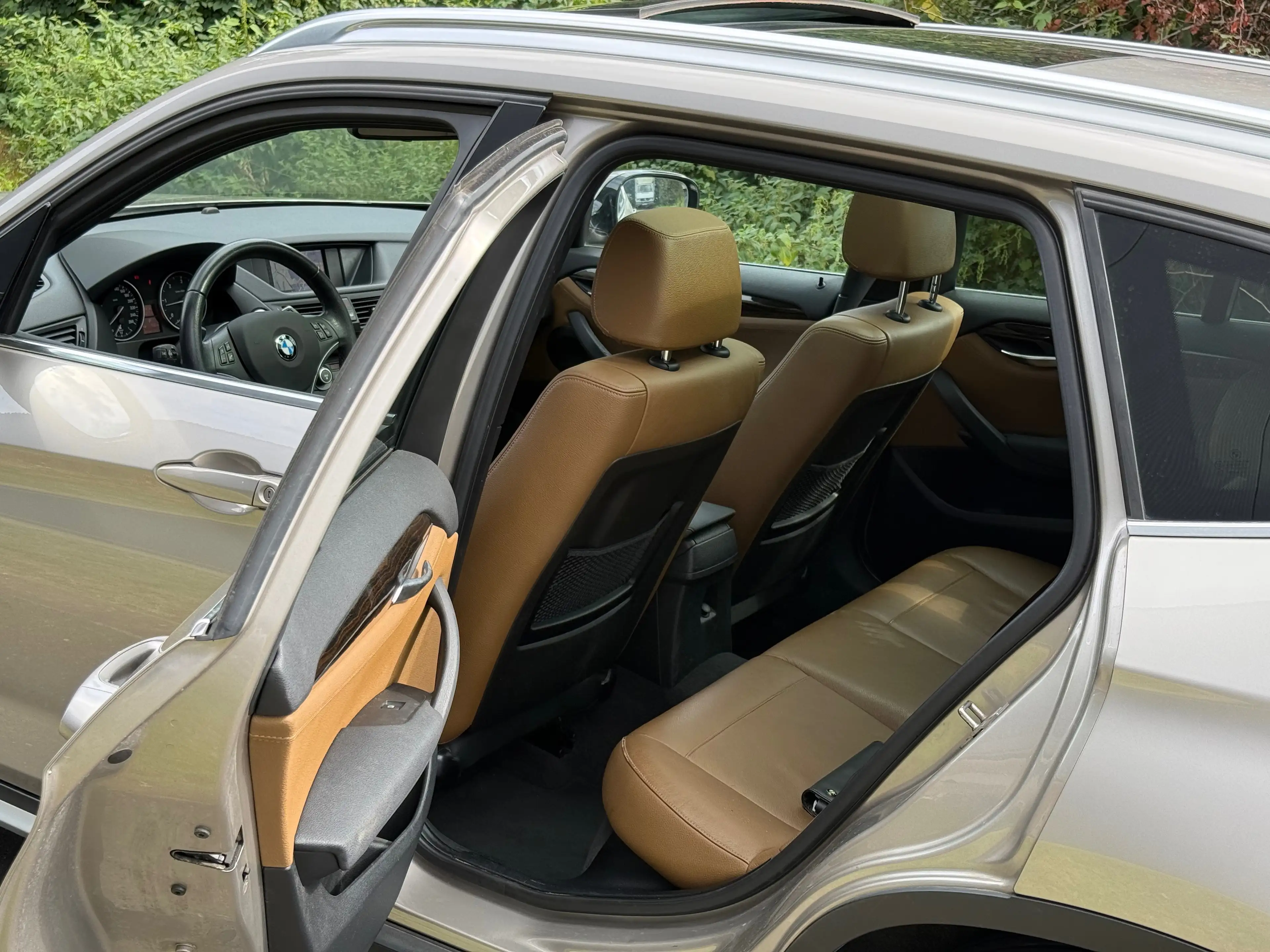 BMW X1 2.0 dA xDrive20 // 1er Pro // État Neuf — photo 12