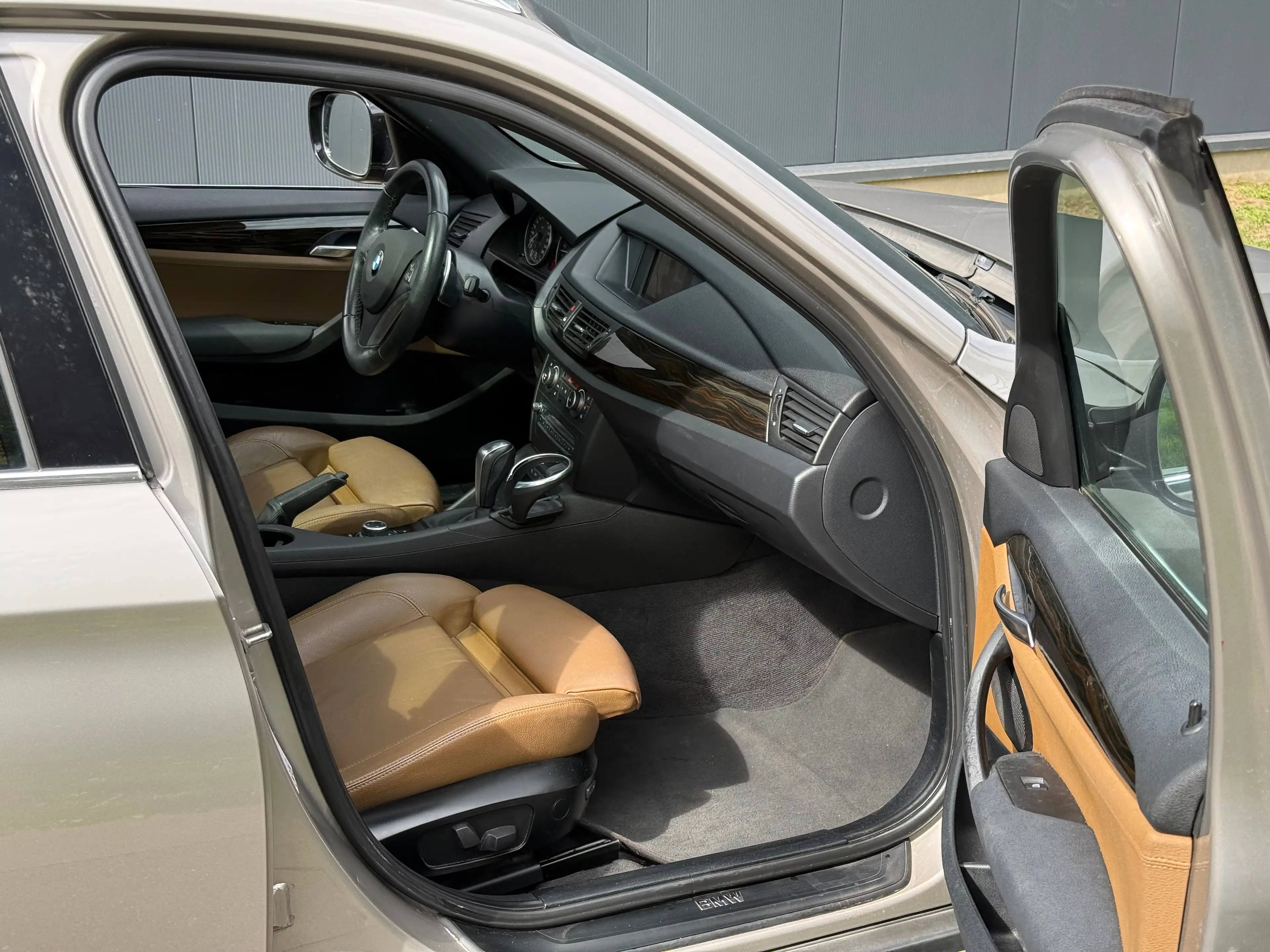 BMW X1 2.0 dA xDrive20 // 1er Pro // État Neuf — photo 10