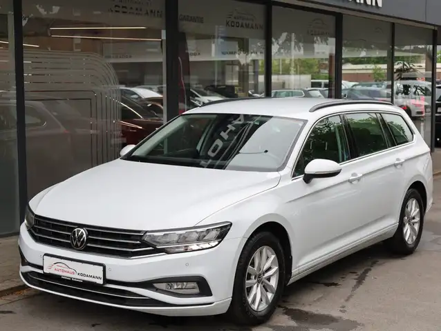 Volkswagen Passat view 5