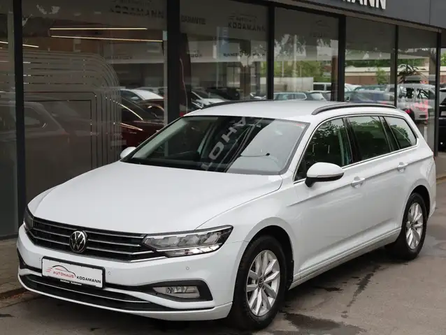Volkswagen Passat view 6