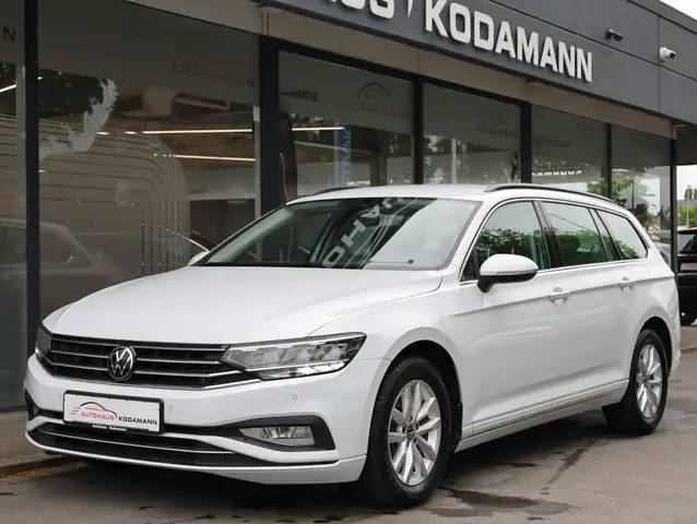 Volkswagen Passat view 7