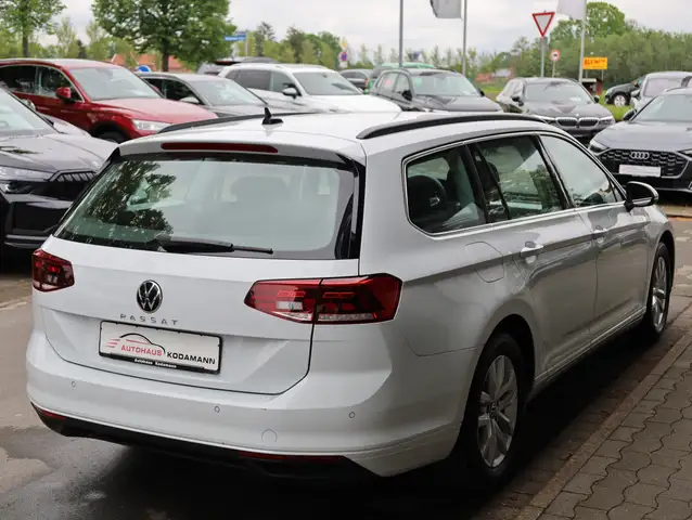 Volkswagen Passat view 13