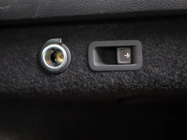 Volkswagen Passat view 12