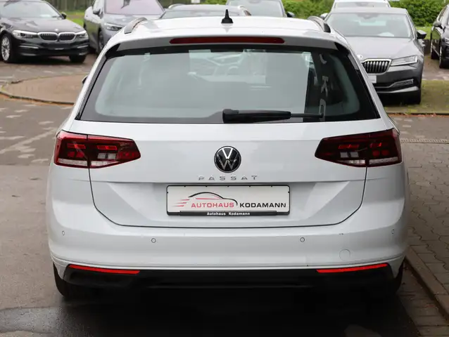 Volkswagen Passat view 10