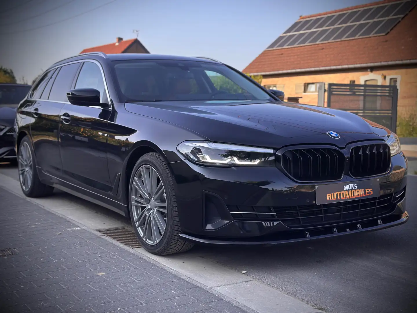 BMW 520 Touring dA FACELIFT !!! Top look !!! Schwarz - 1
