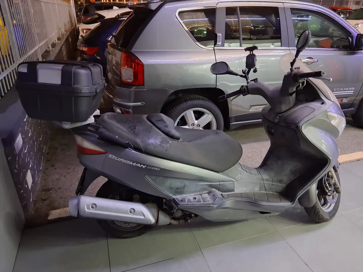 Suzuki Burgman 200 Gris - 2