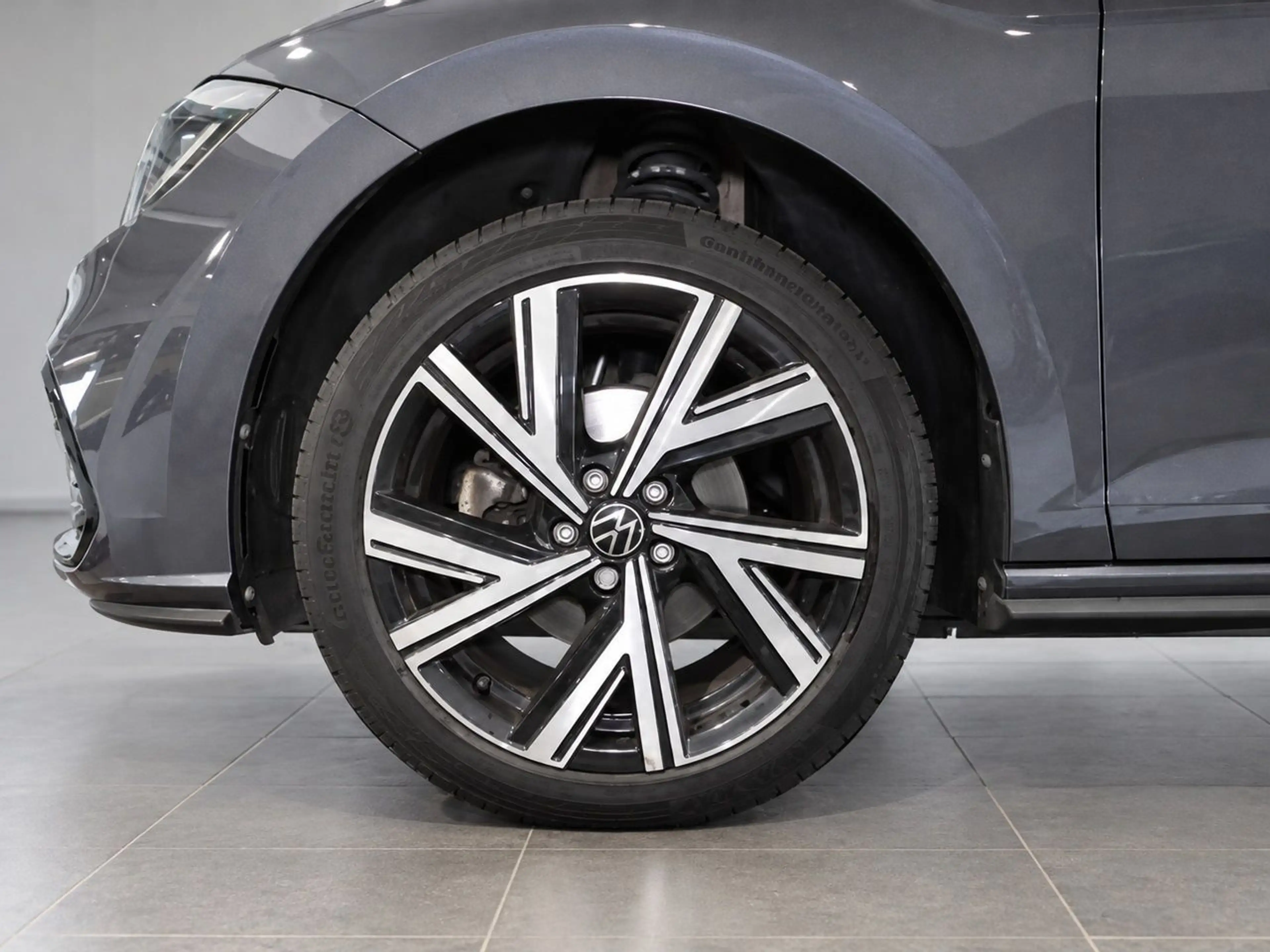 Volkswagen Polo 1.0 TSI R-Line DSG Pano Matrix LED — photo 9