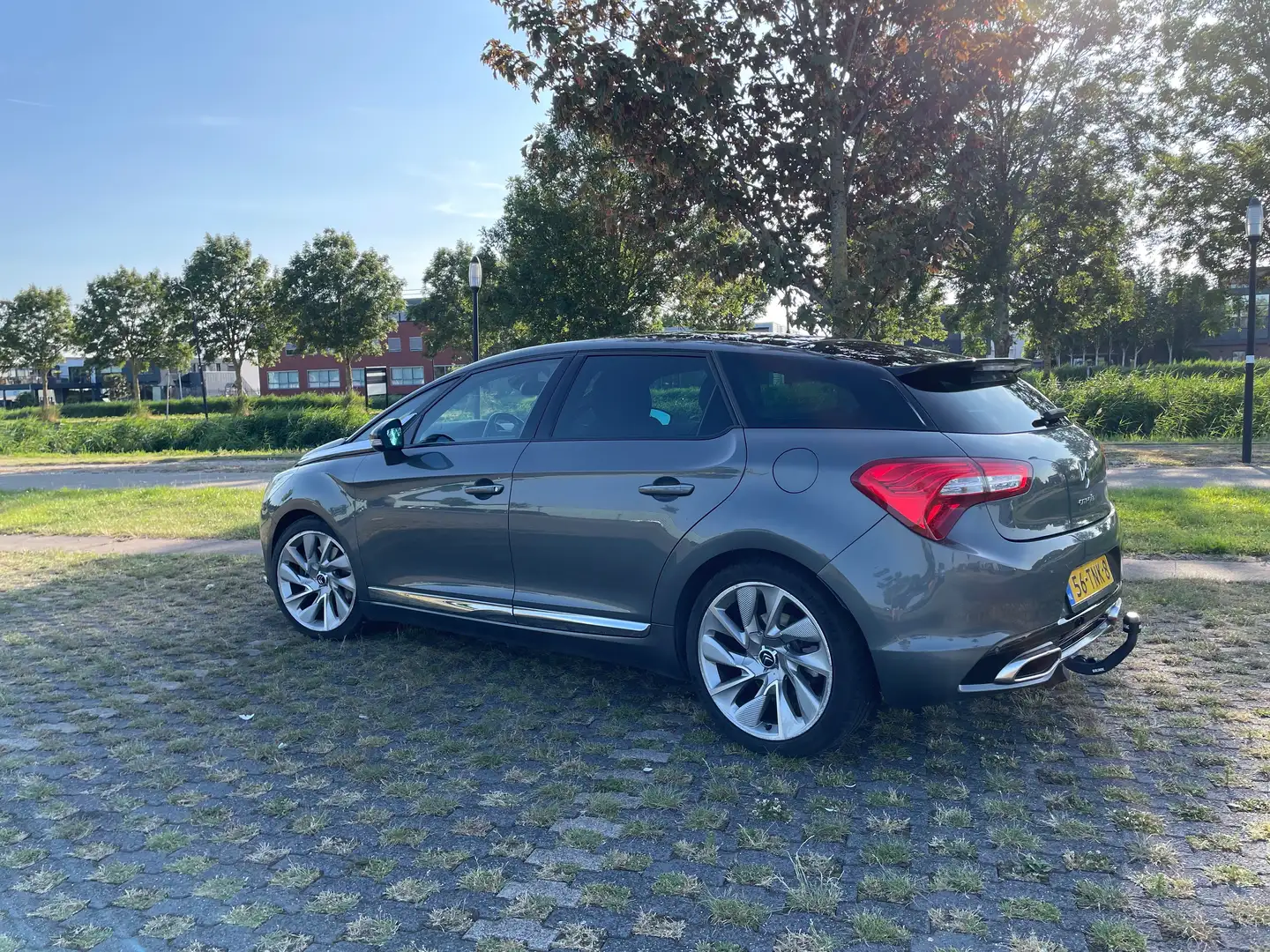 Citroen DS5 DS5 1.6 THP Sport Chic Grijs - 1