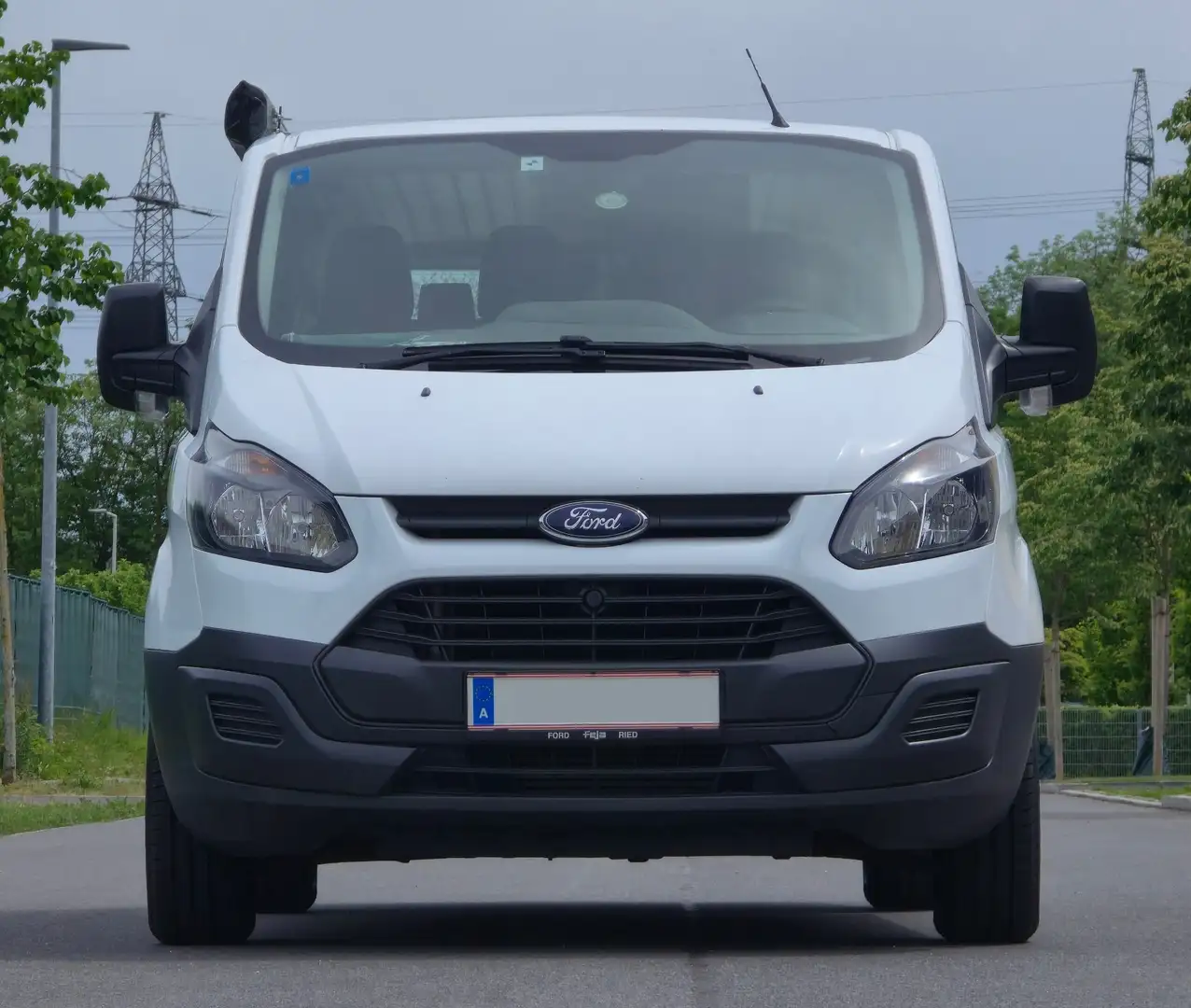 Ford Transit Custom CamperVan Weiß - 2
