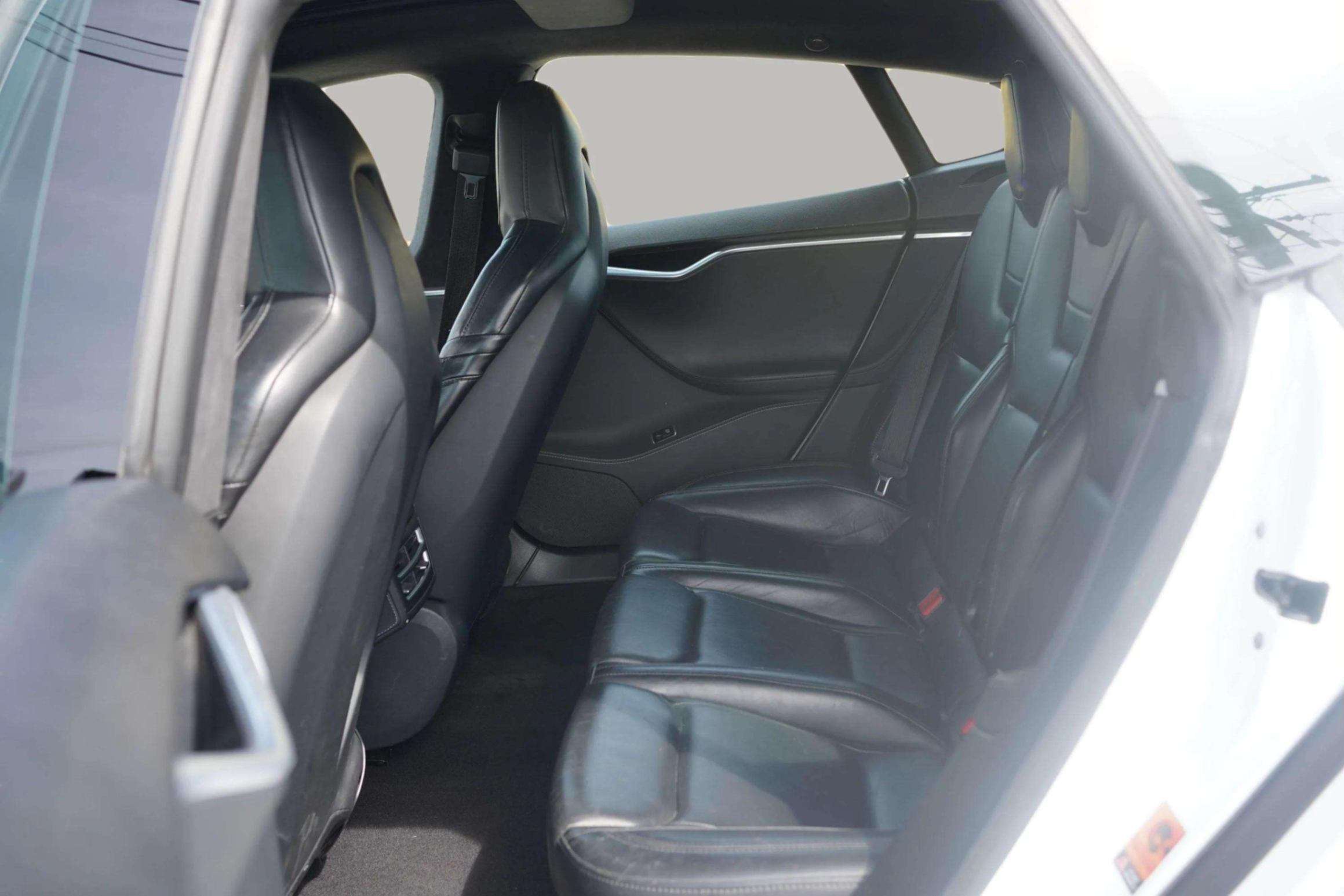 2014 Tesla Model S P85D|17-Inch Display|Panoramic Glass Roof|Rearview thumb 10