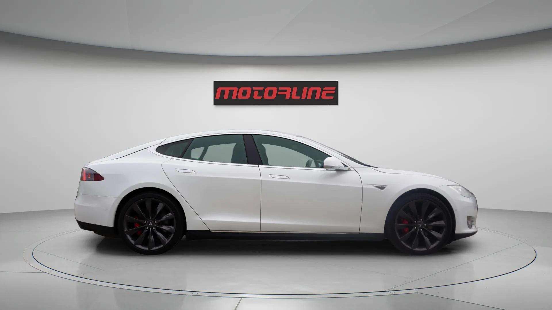 2014 Tesla Model S P85D|17-Inch Display|Panoramic Glass Roof|Rearview alt 5
