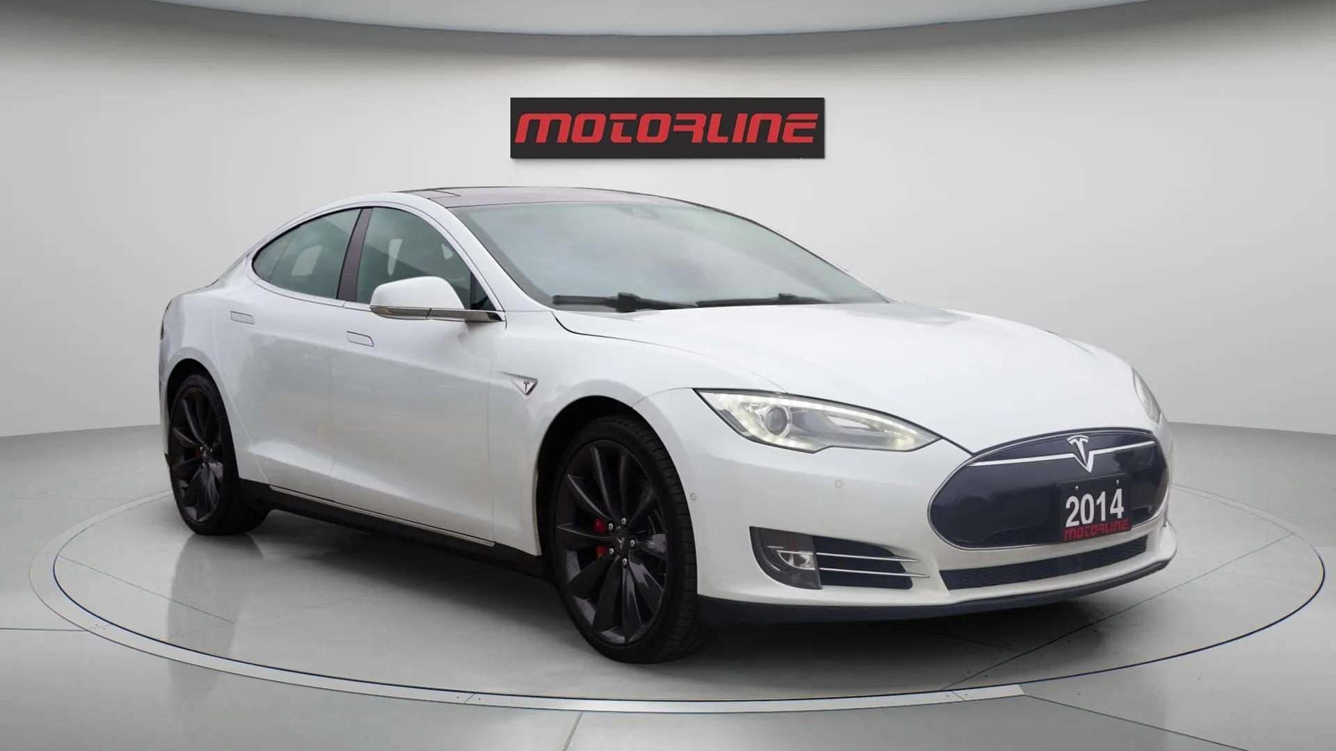 2014 Tesla Model S P85D|17-Inch Display|Panoramic Glass Roof|Rearview alt 4