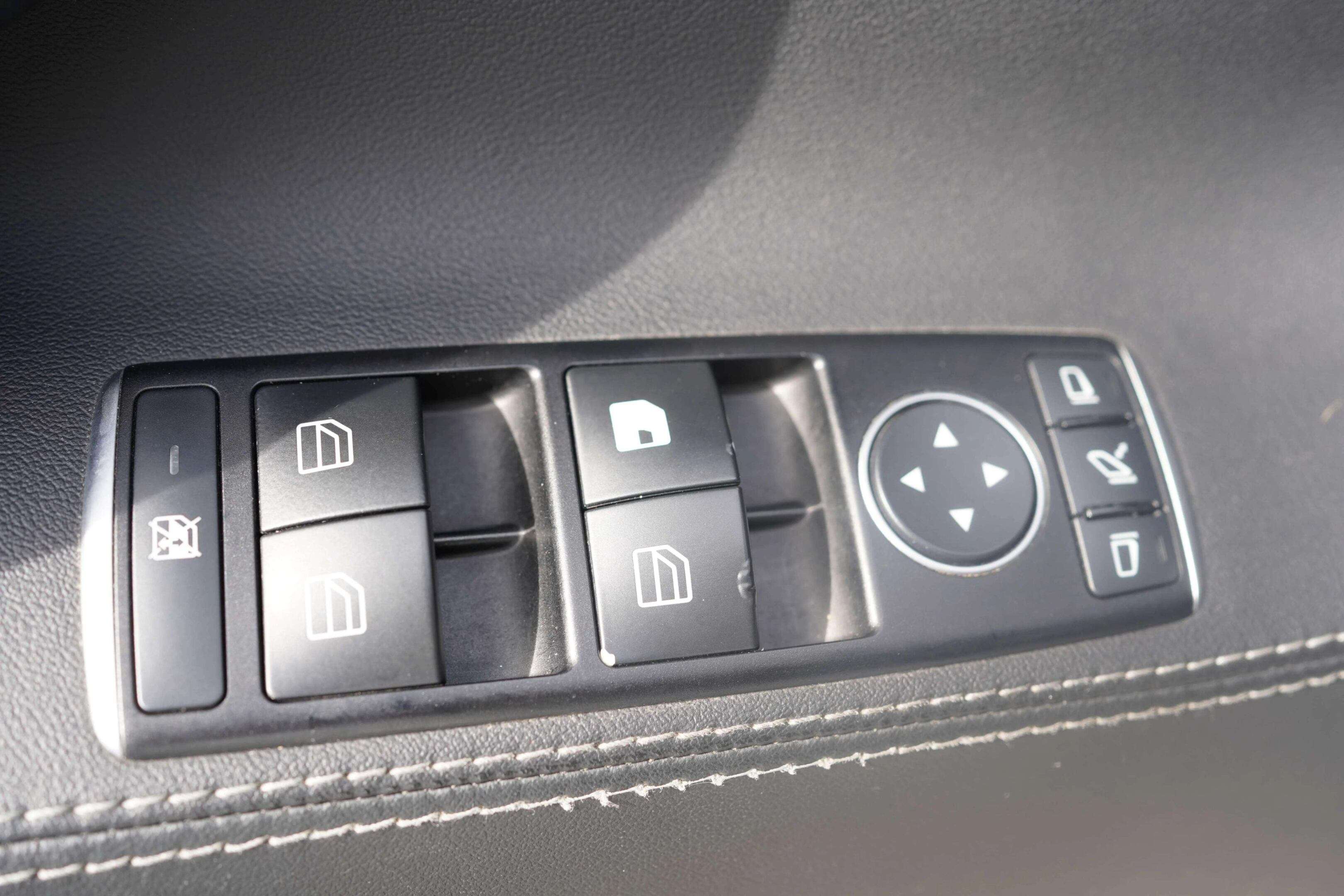 2014 Tesla Model S P85D|17-Inch Display|Panoramic Glass Roof|Rearview thumb 14