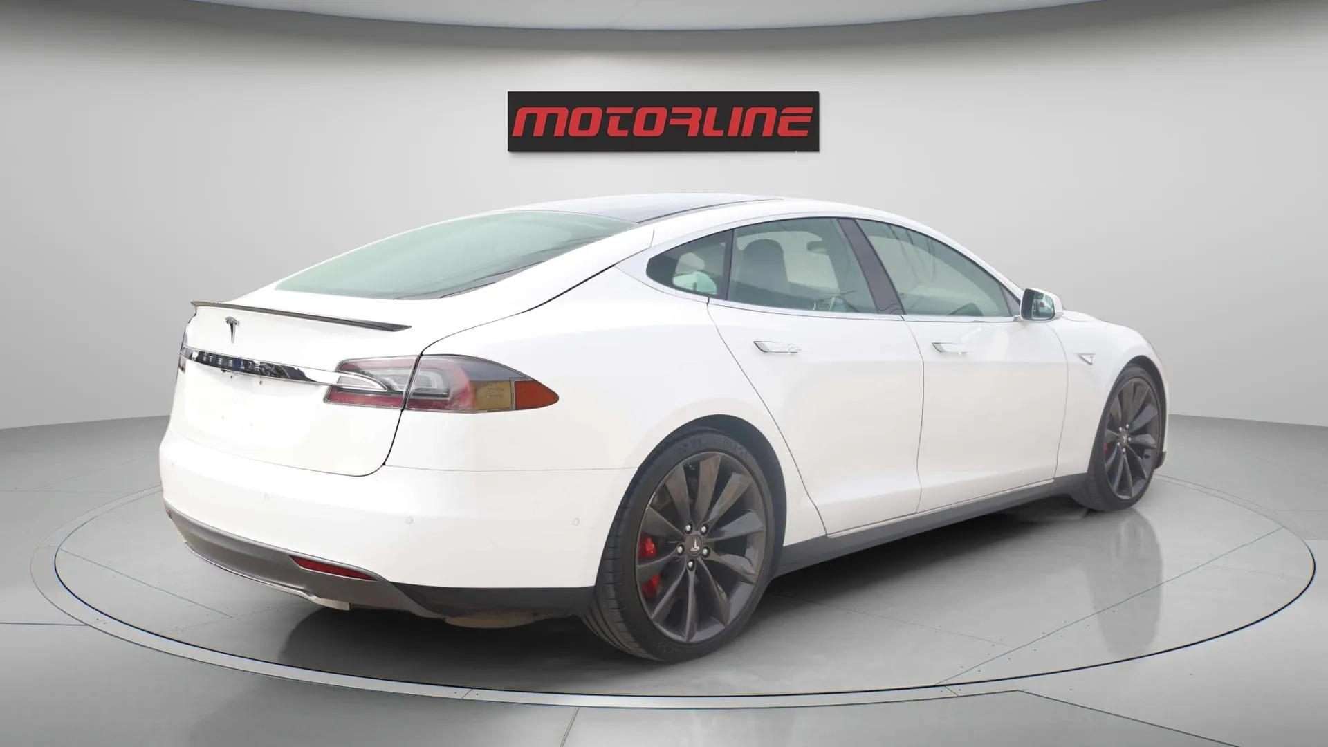 2014 Tesla Model S P85D|17-Inch Display|Panoramic Glass Roof|Rearview thumb 8