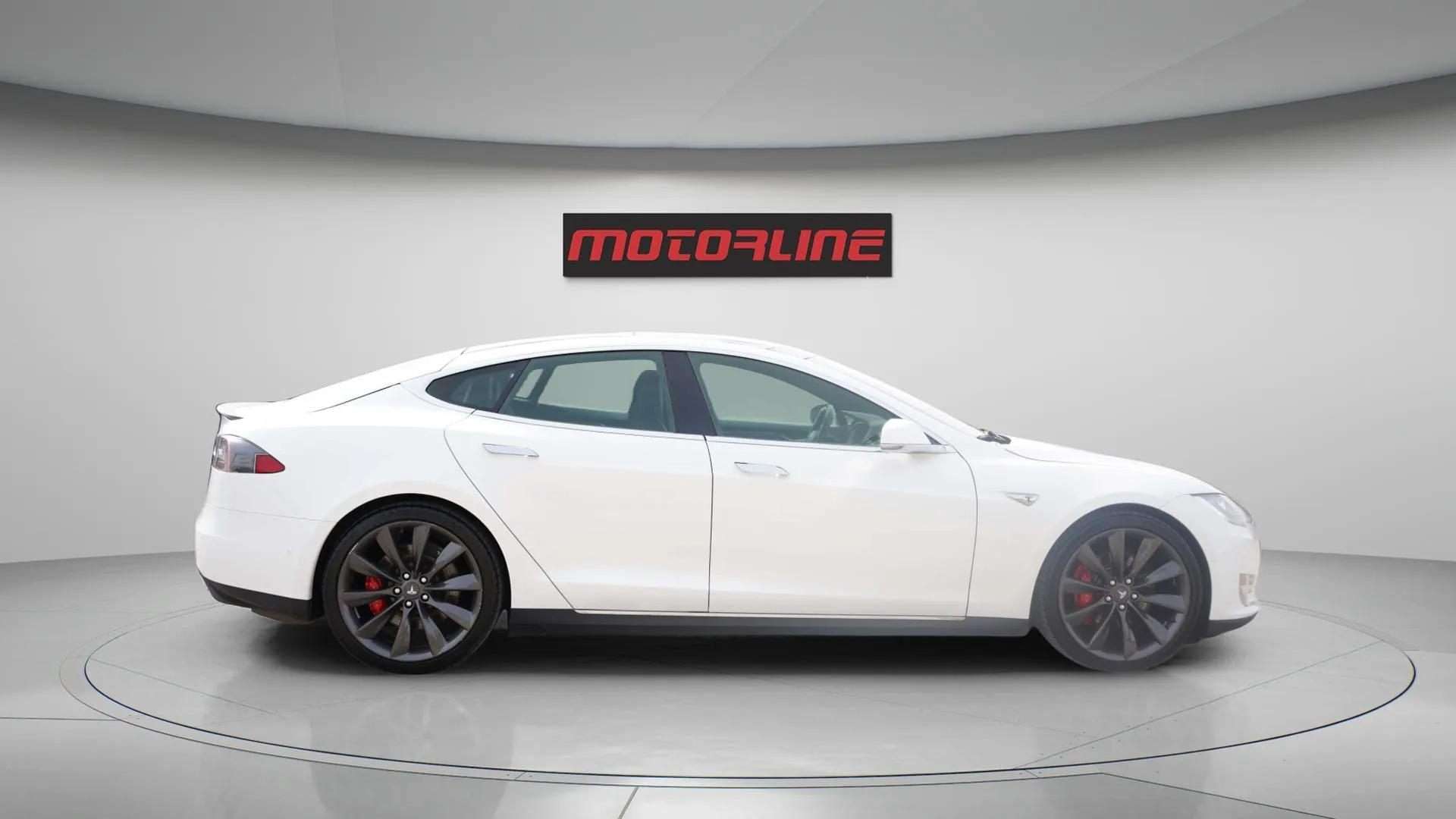 2014 Tesla Model S P85D|17-Inch Display|Panoramic Glass Roof|Rearview thumb 9