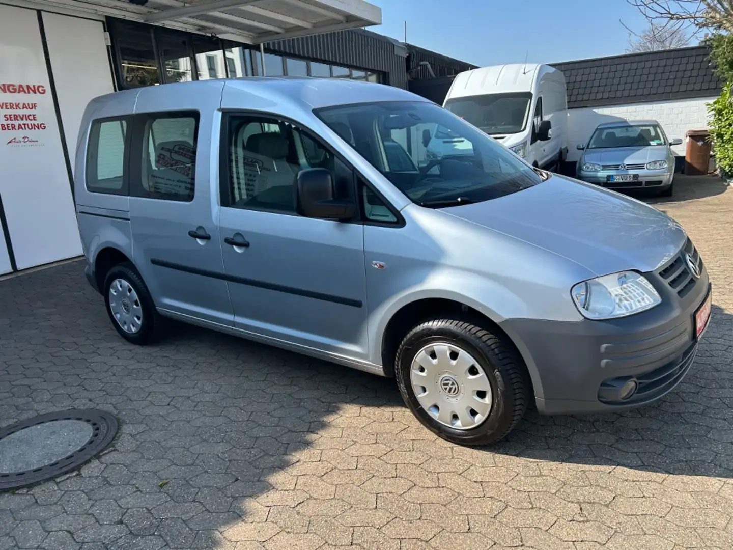 Volkswagen Caddy Life Gewinner Caddy  Ersthand Plateado - 2