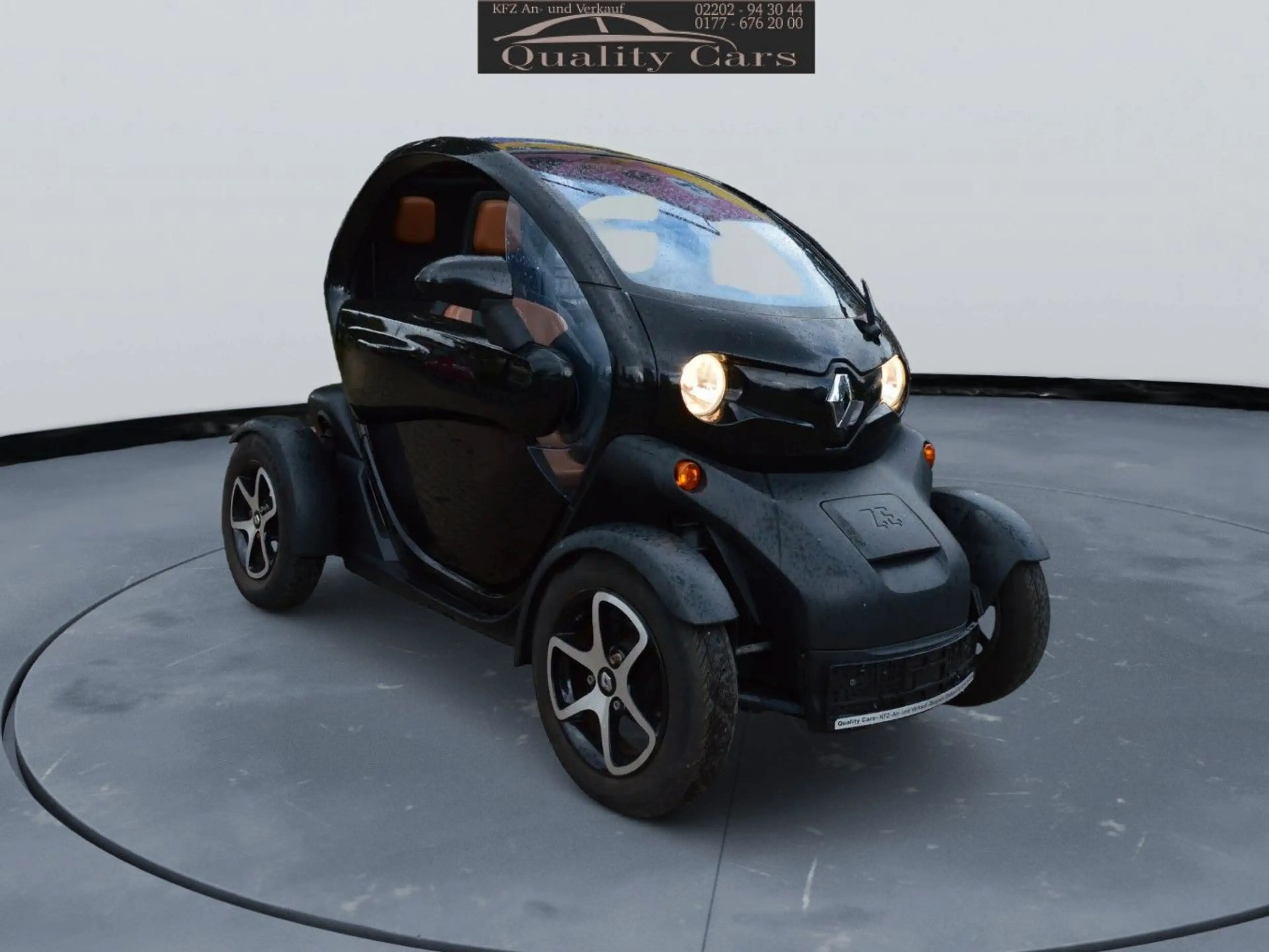 Renault Twizy Black Sport Edition — photo 6