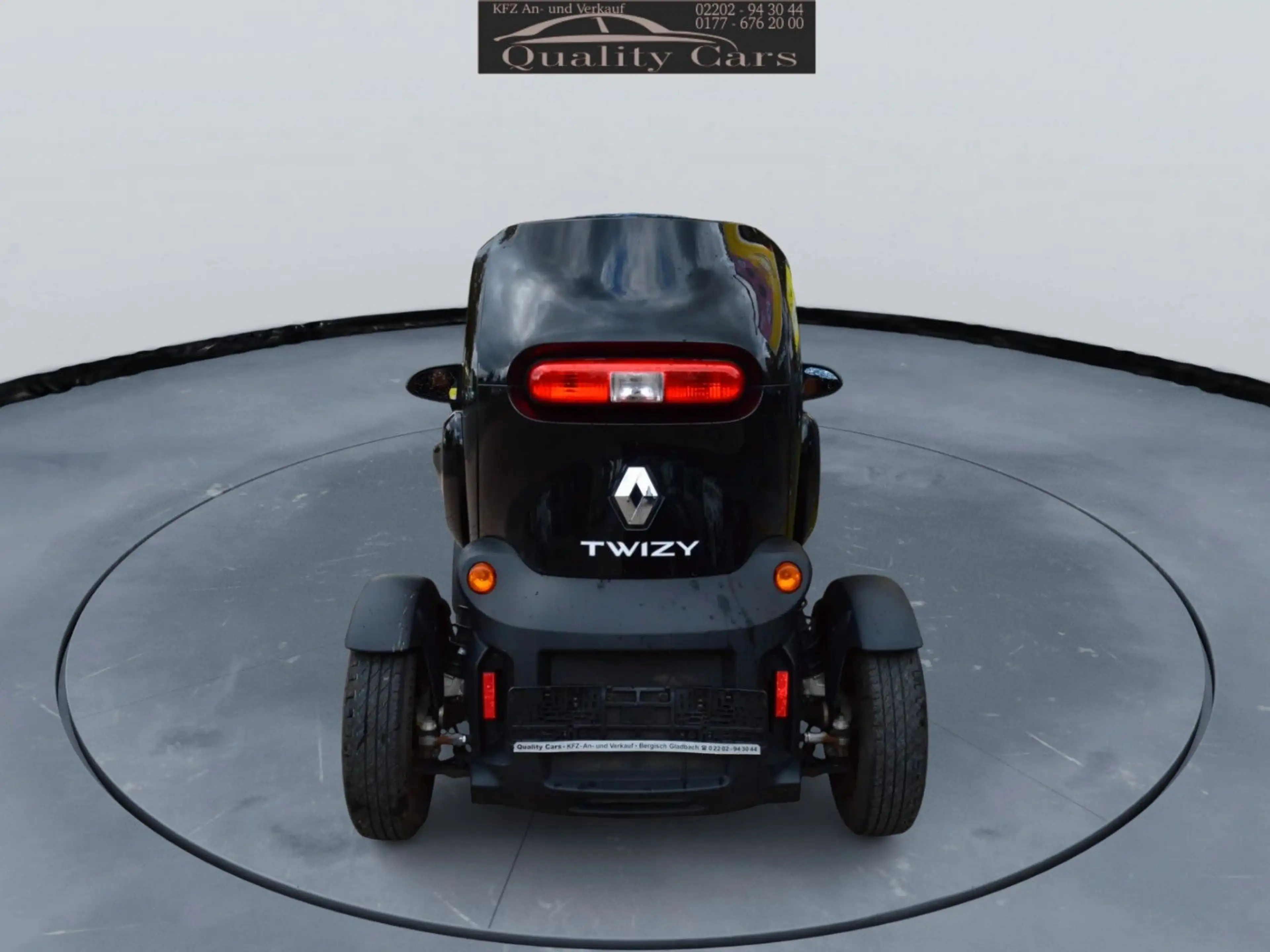Renault Twizy Black Sport Edition — photo 4