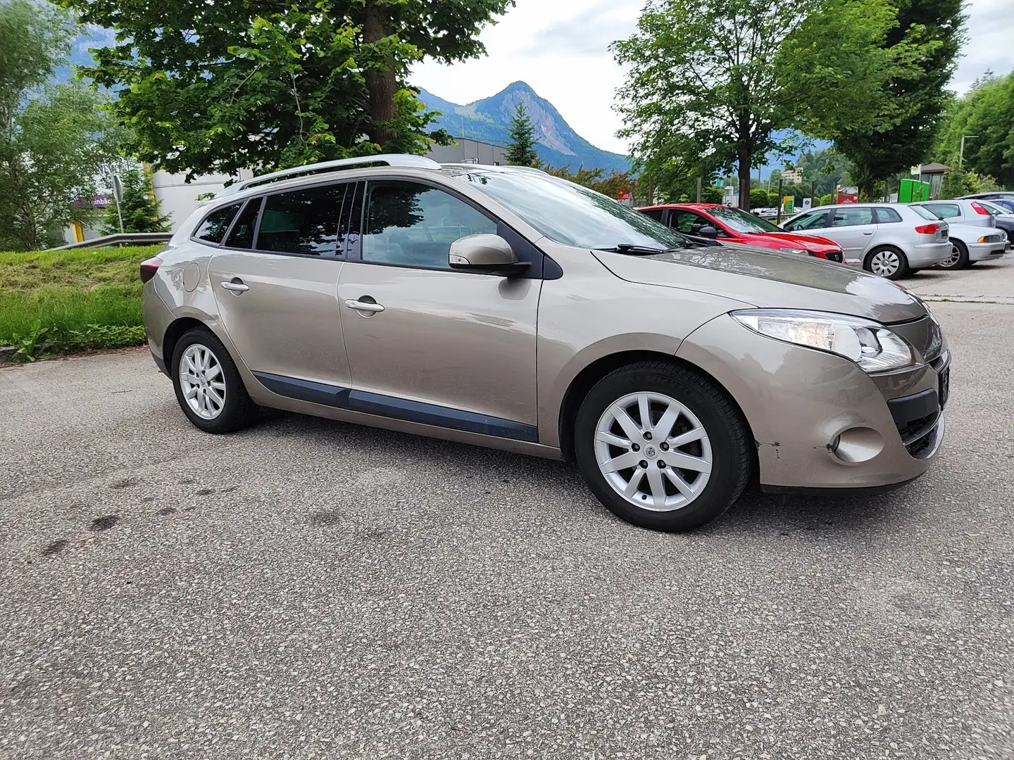 Renault Megane Mégane Grandtour Privilège dCi 110 DPF Hnědá - 2