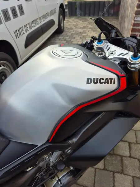 Ducati PANIGALE V4 - foto 2