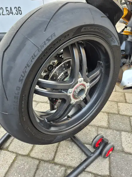 Ducati PANIGALE V4 - foto 6
