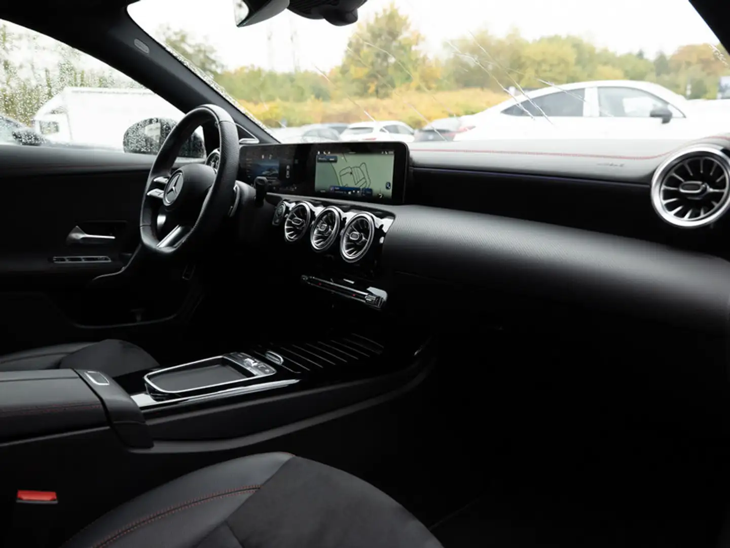 Mercedes-Benz CLA 220 d AMG-Sport/MLB/Pano/Burm/Distr/Totw/19" Weiß - 2