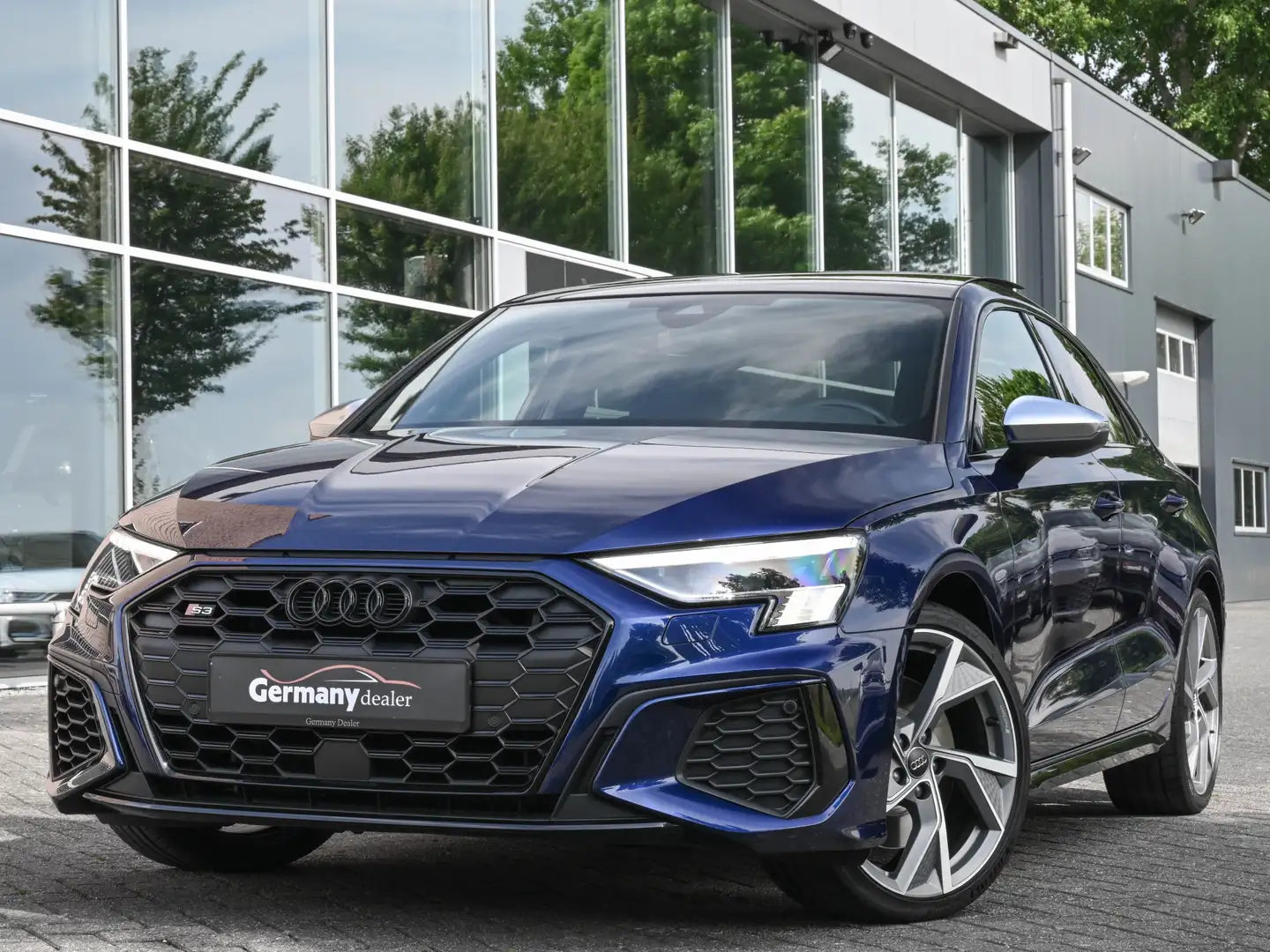 Audi S3 Limousine 310PK 2.0TFSI Quattro Pano HUD Matrix B& Blauw - 1